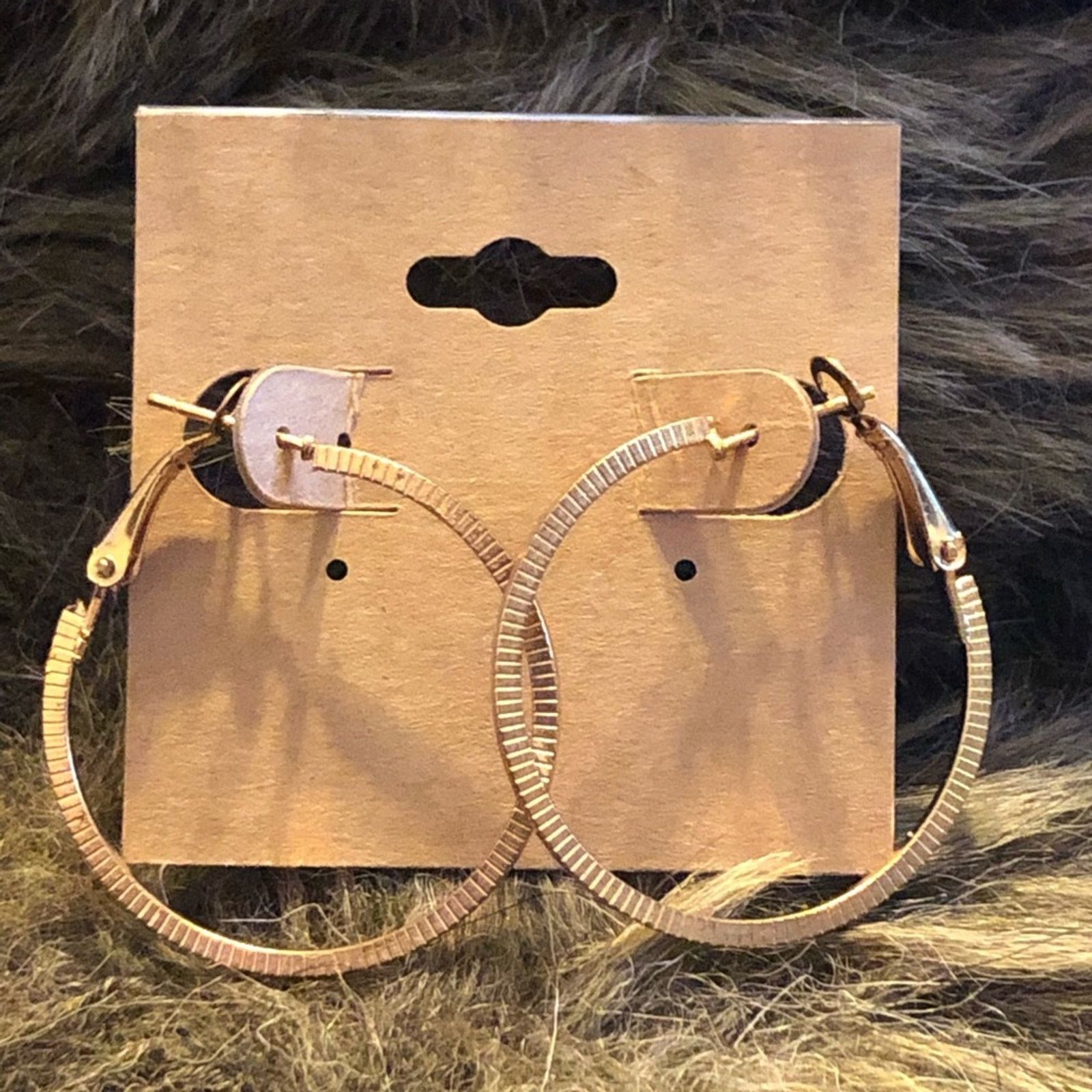 Jewelry Gold plated textured omega back hoop earrings Size ONE SIZE - 1 Thumbnail