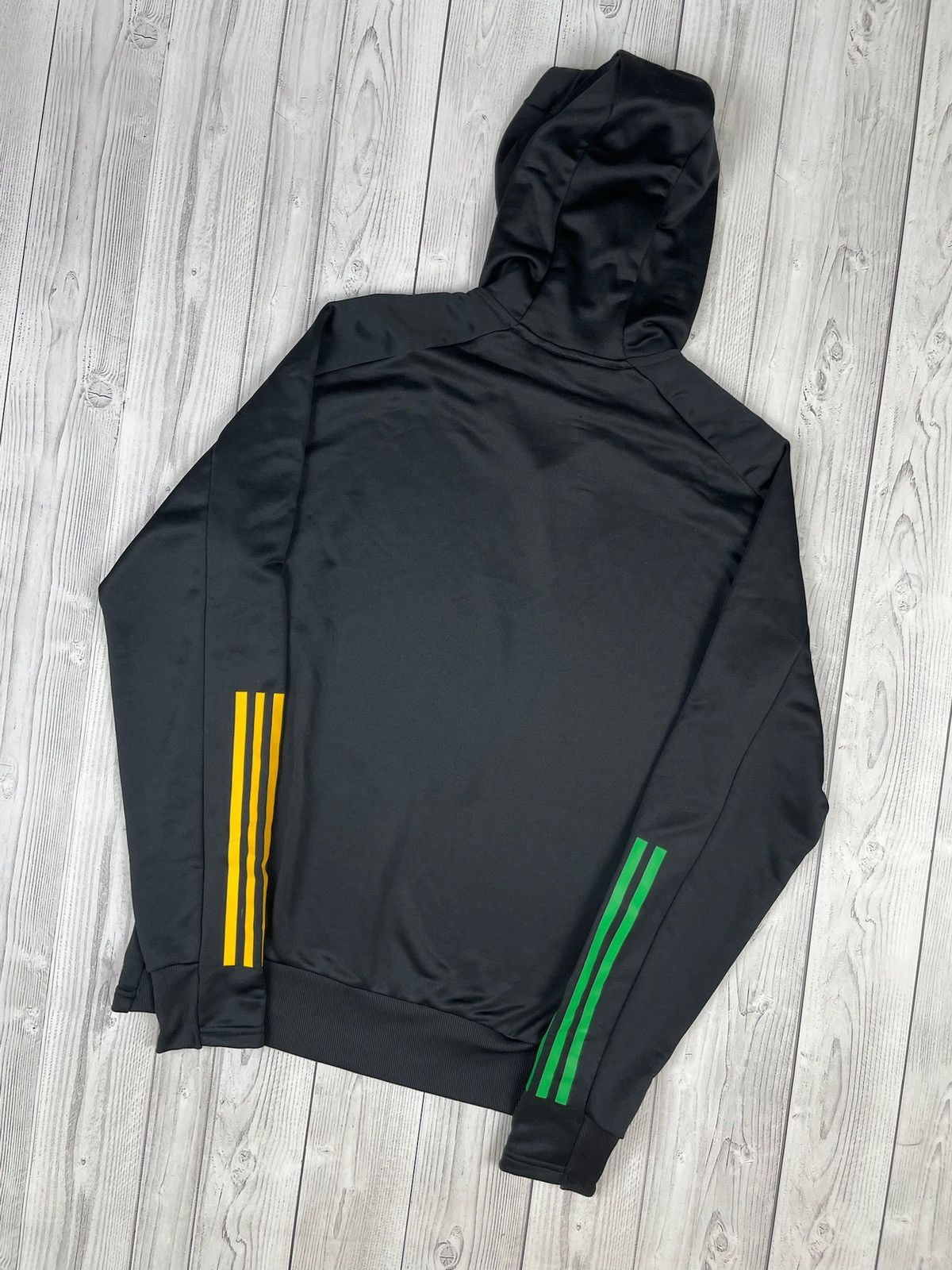 Adidas Vintage adidas Celtic soccer jacket size M Size US M / EU 48-50 / 2 - 6 Thumbnail