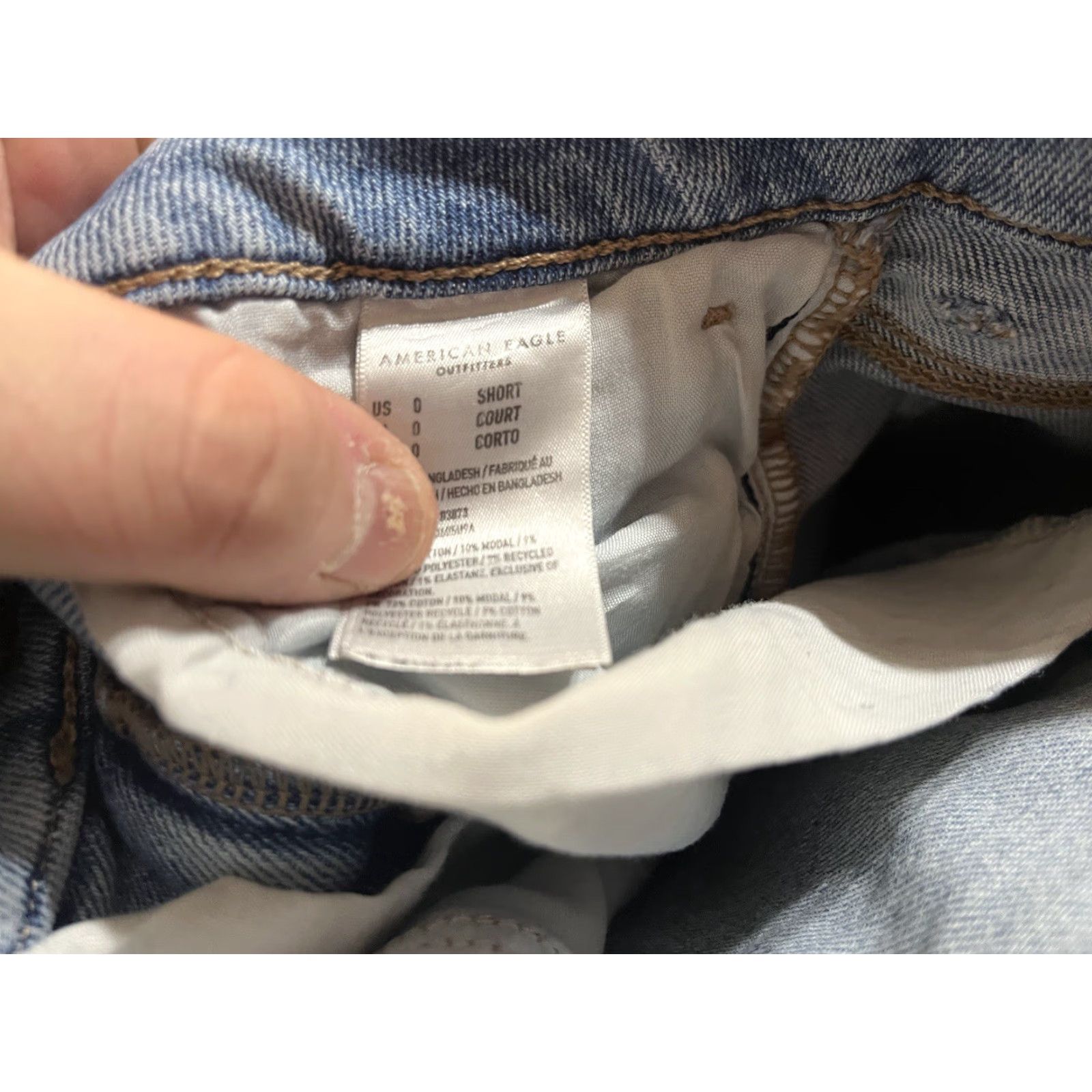 American Eagle Outfitters American Eagle Jeans Size 0 Short Blue Mom Jean Tapered Leg Stretch Denim 90s Womens Size 25" / US 0 / IT 36 - 6 Thumbnail