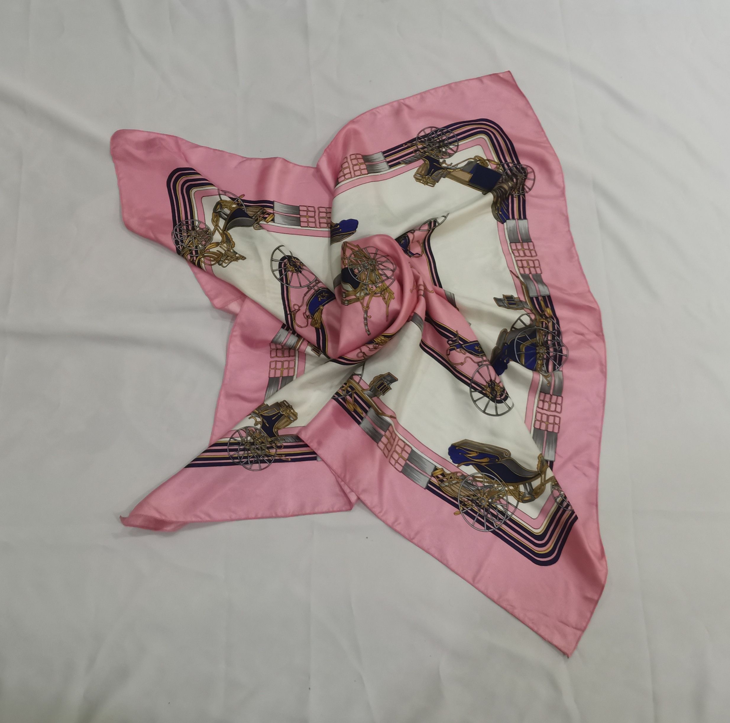 Vintage Rare vintage luxury scarves nice design Size ONE SIZE - 2 Thumbnail