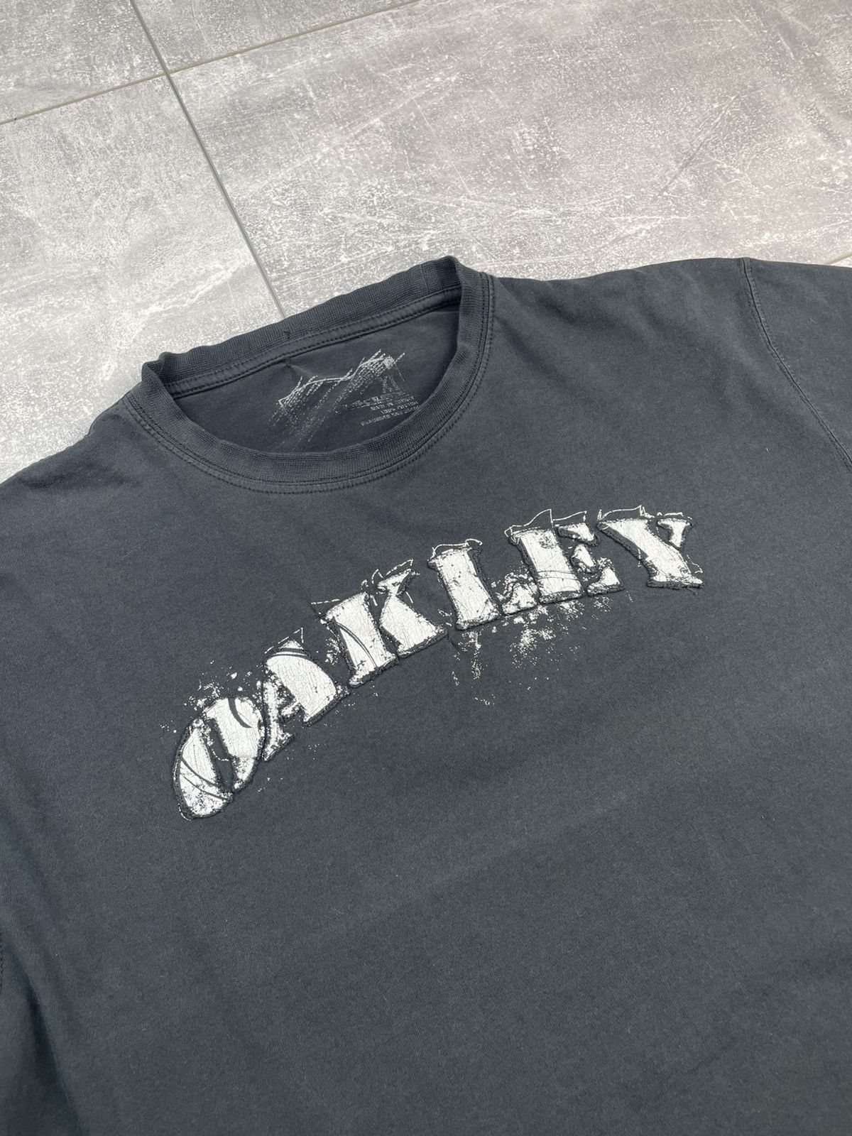 Oakley × Vintage Oakley Vintage Big Logo T-shirt Size US XL / EU 56 / 4 - 2 Thumbnail