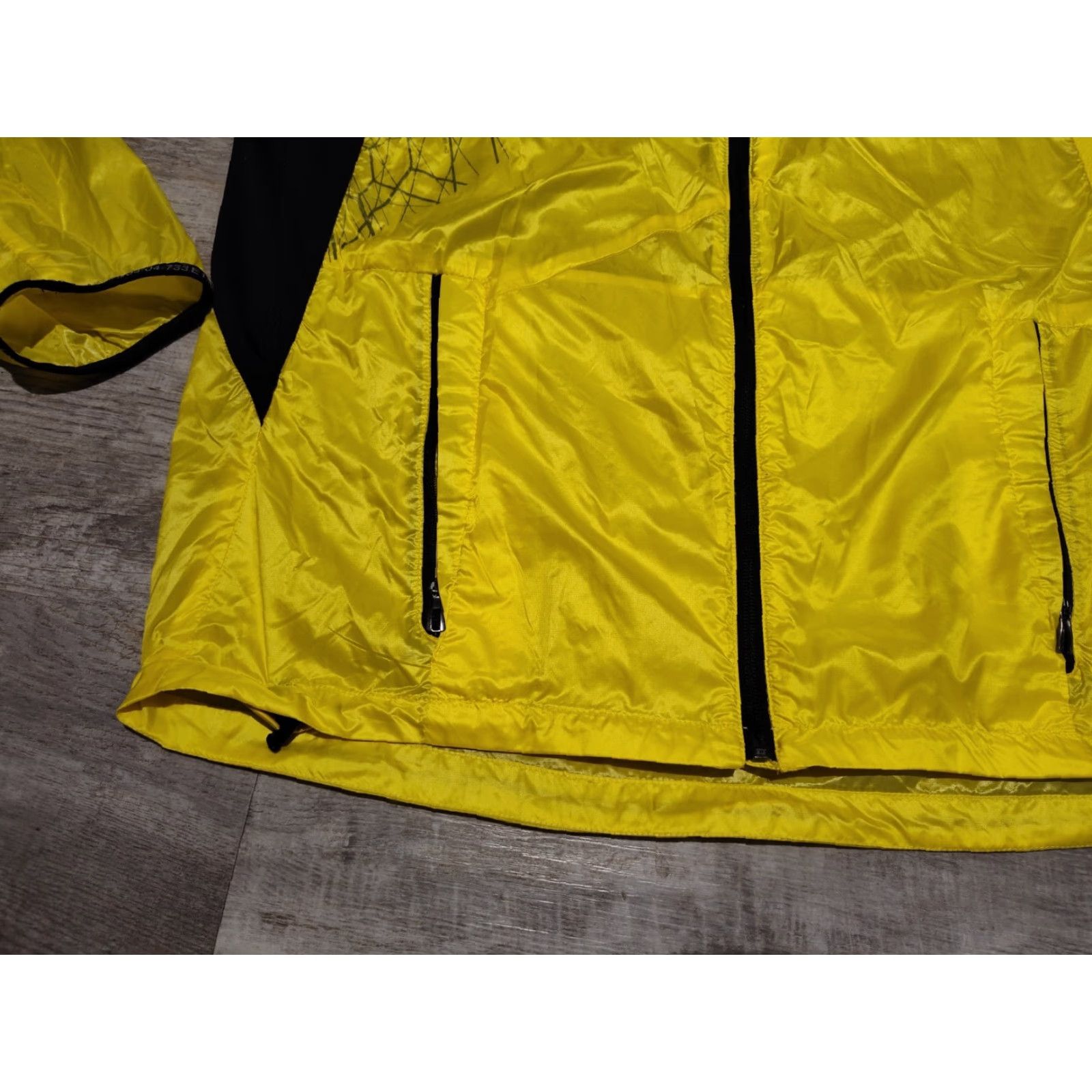 Vintage VINTAGE RLX Ralph Lauren Polo Sport Technologies Cycling Jacket L Bright Yellow Size US L / EU 52-54 / 3 - 2 Thumbnail