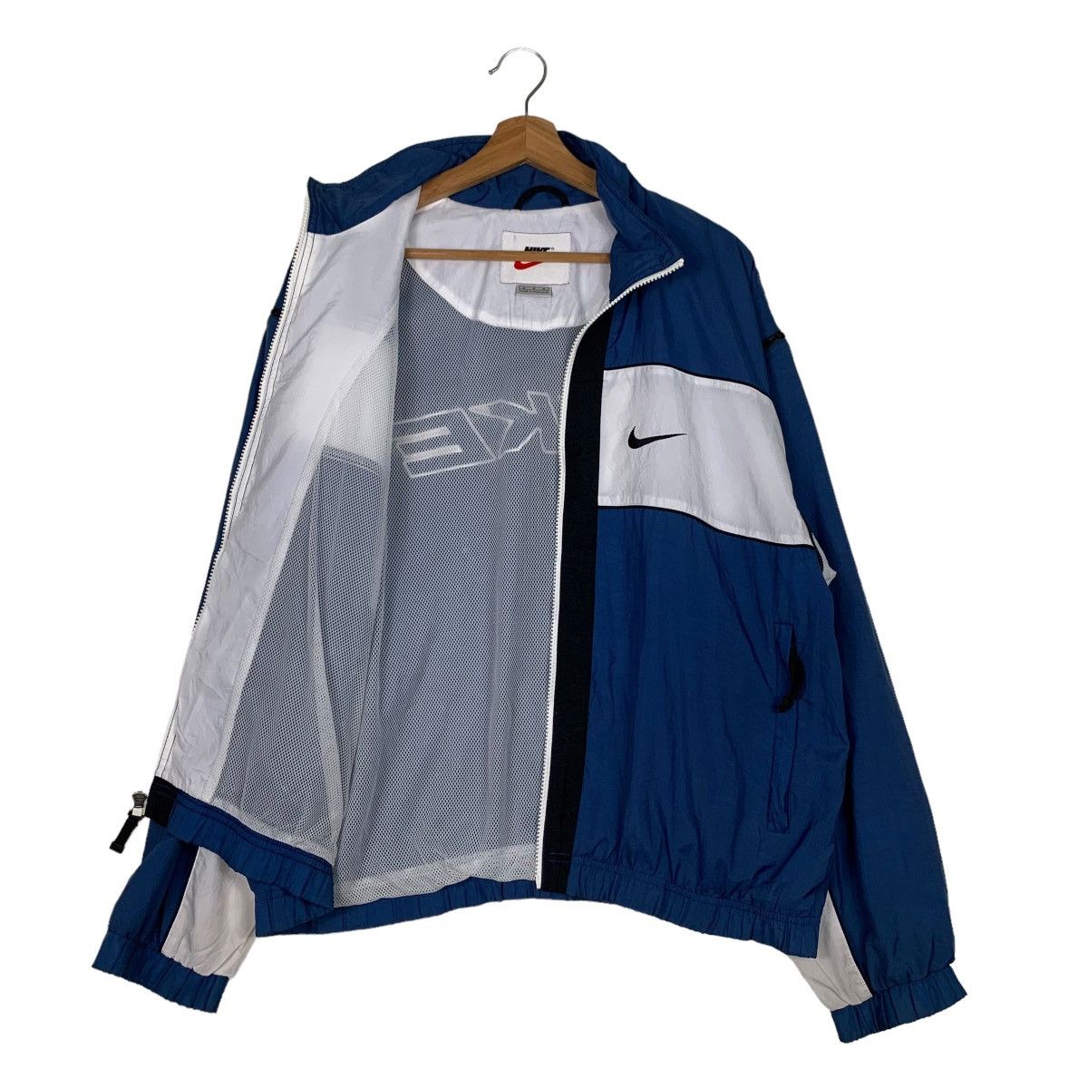 Nike Vintage 90's NIKE Big Logo Windbreaker Jacket #0242-C11 Size US M / EU 48-50 / 2 - 12 Thumbnail