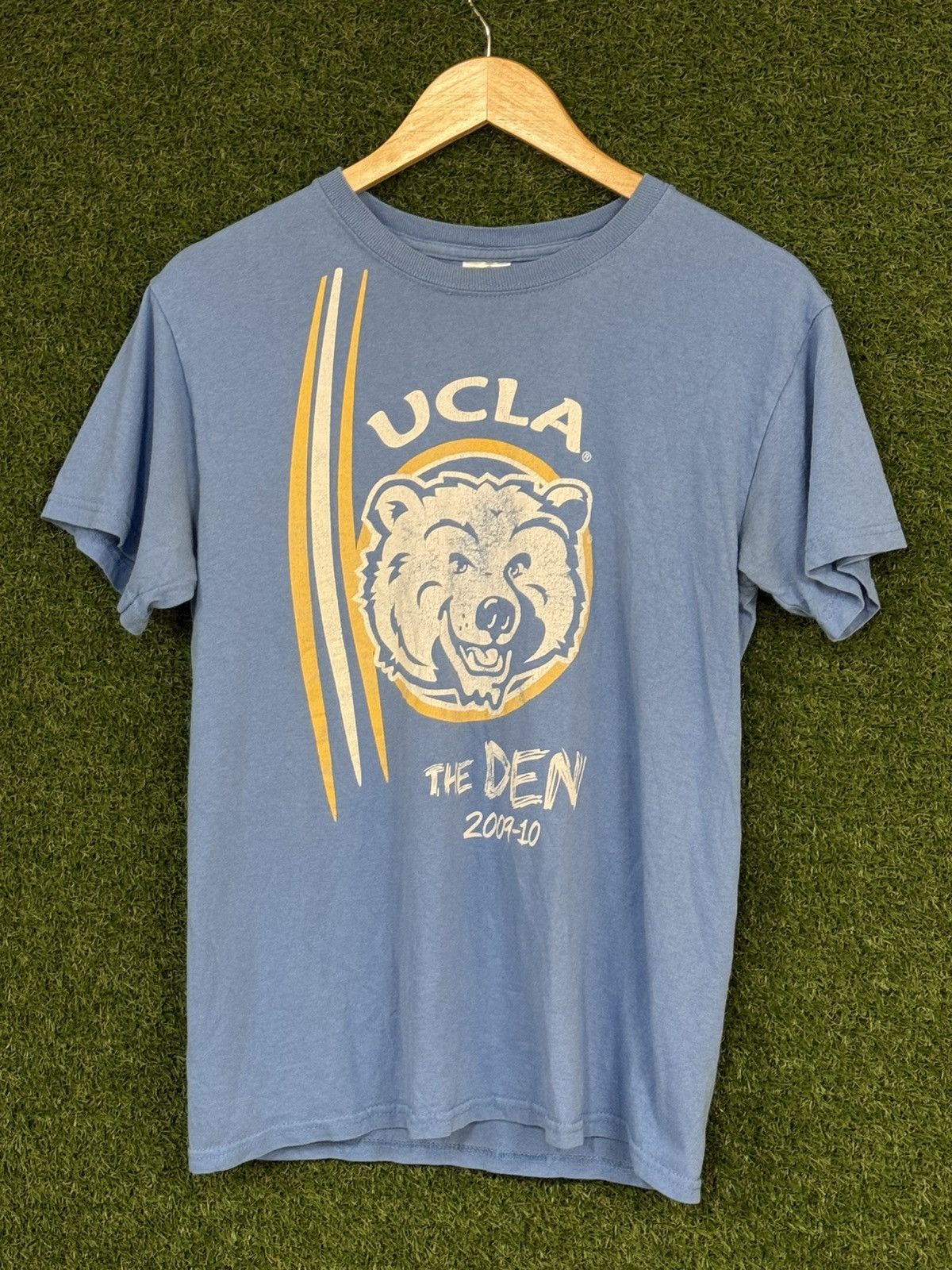 Gildan Vintage UCLA Bear Logo Tee Blue Small 2008 Size US S / EU 44-46 / 1 - 1 Thumbnail