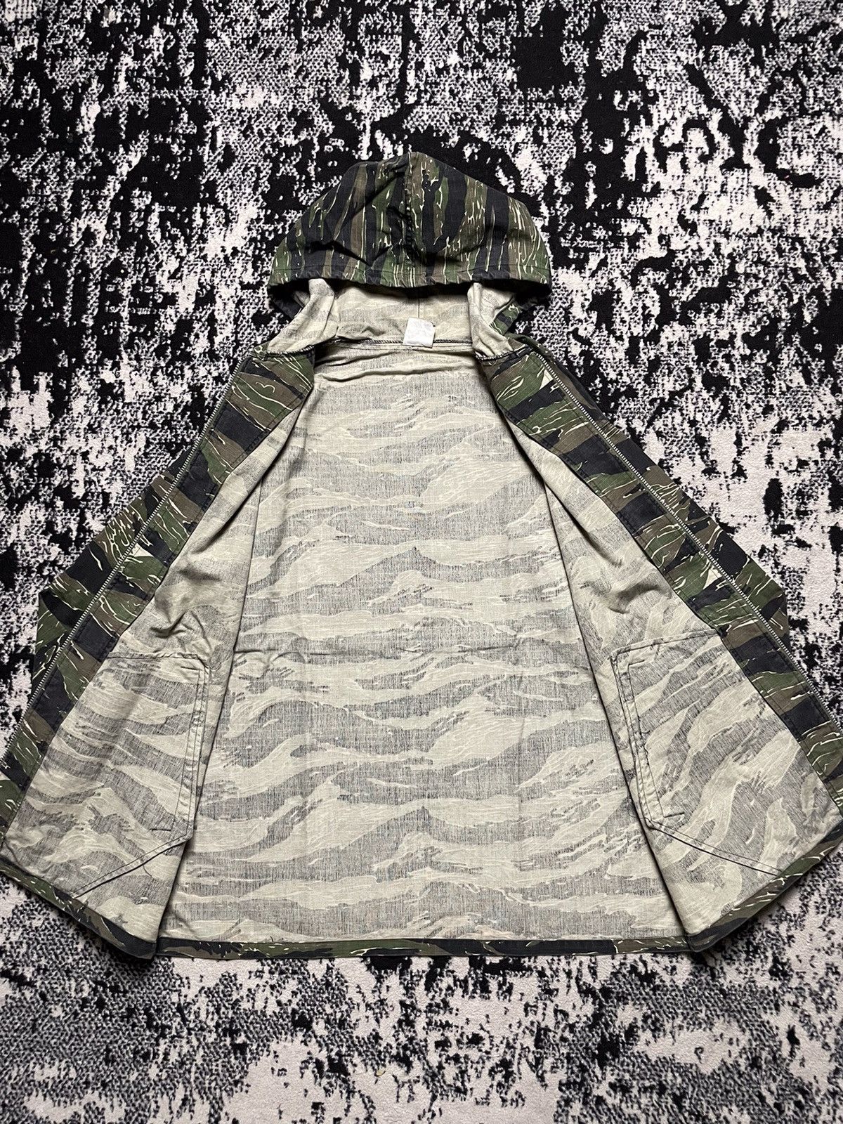 Hysteric Glamour Vintage cab clothing camo tiger stripes jacket Size US L / EU 52-54 / 3 - 3 Thumbnail