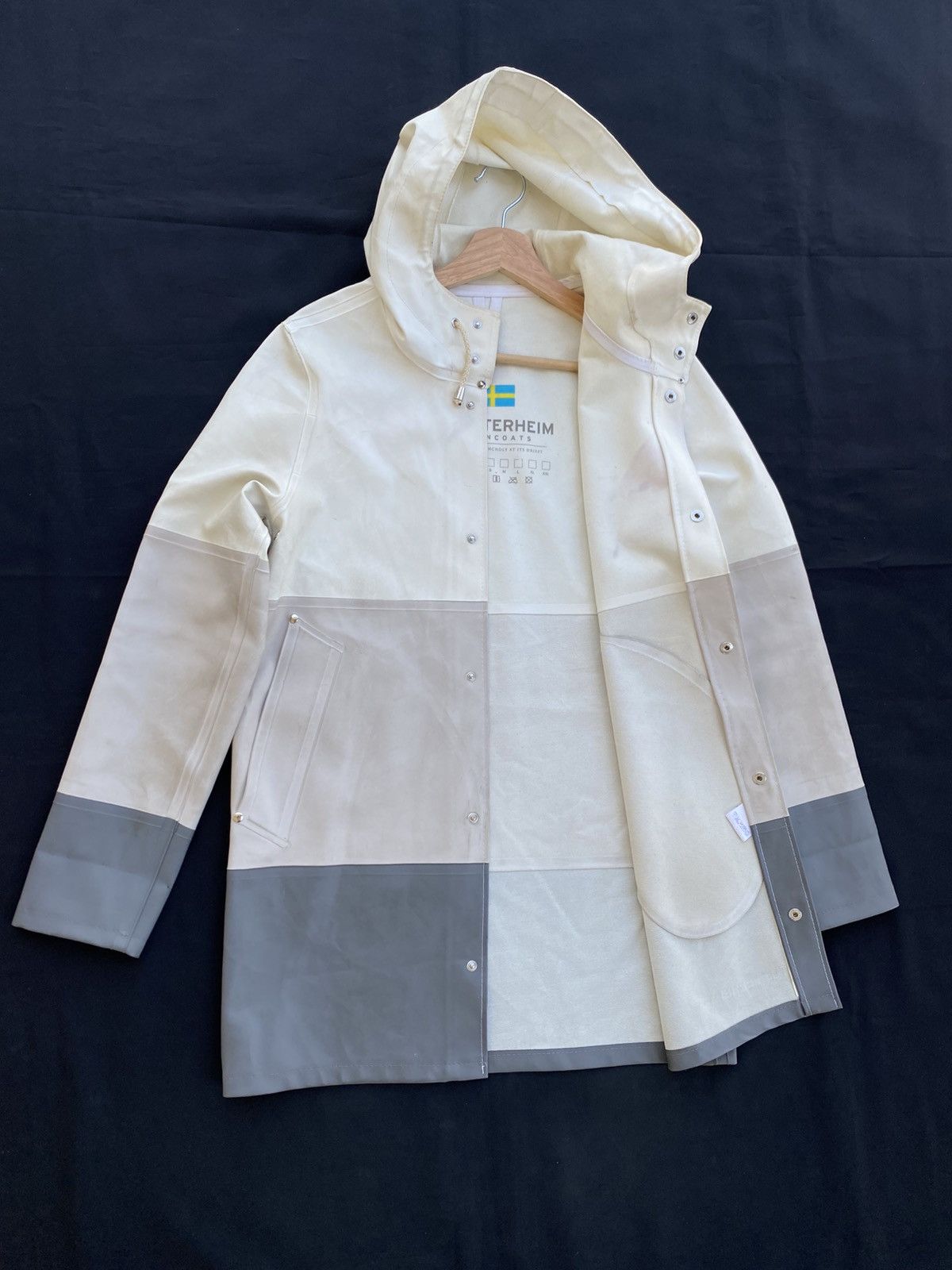 Stutterheim Rare Stutterheim Stockholm raincoat three-shade color scheme Size US M / EU 48-50 / 2 - 10 Thumbnail