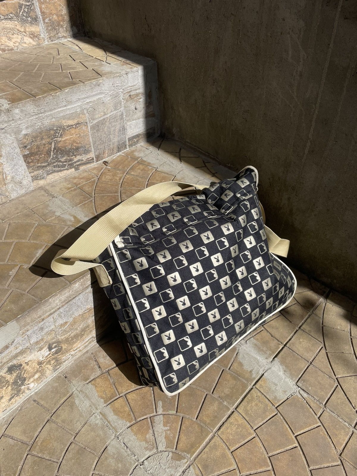 Playboy × Vintage Authentic Playboy Care Vintage Monogram Unisex Shoulder Bag Size ONE SIZE - 3 Thumbnail