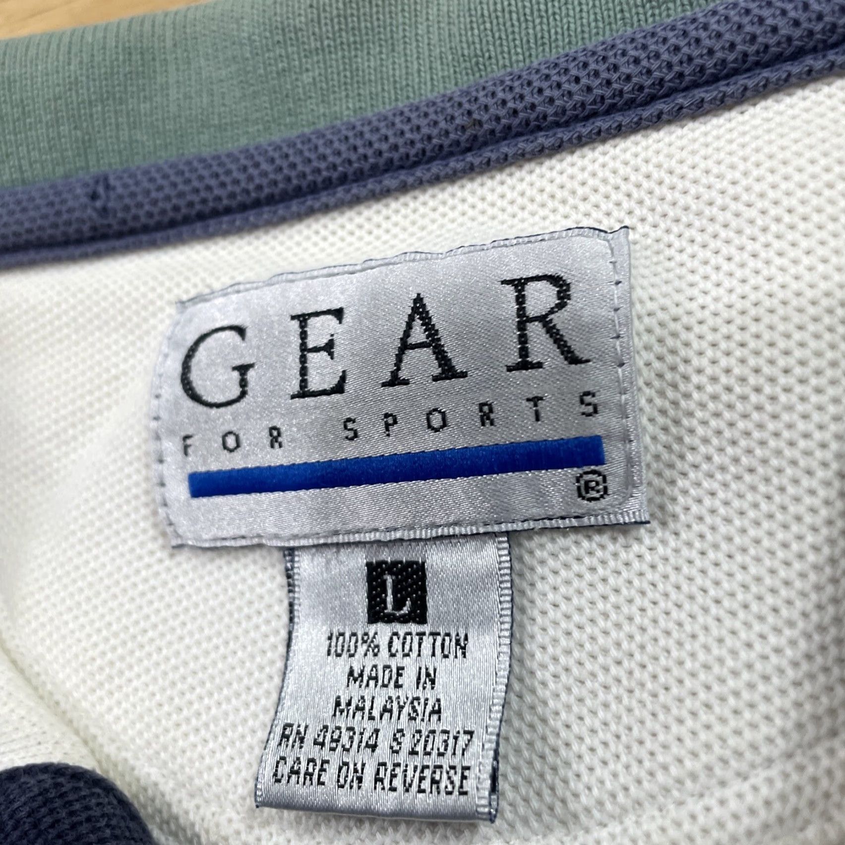 Vintage GEAR FOR SPORTS US AIR FORCE Polo Shirt Men L USAF Military Logo Vintage 1 Hole Size US L / EU 52-54 / 3 - 6 Thumbnail