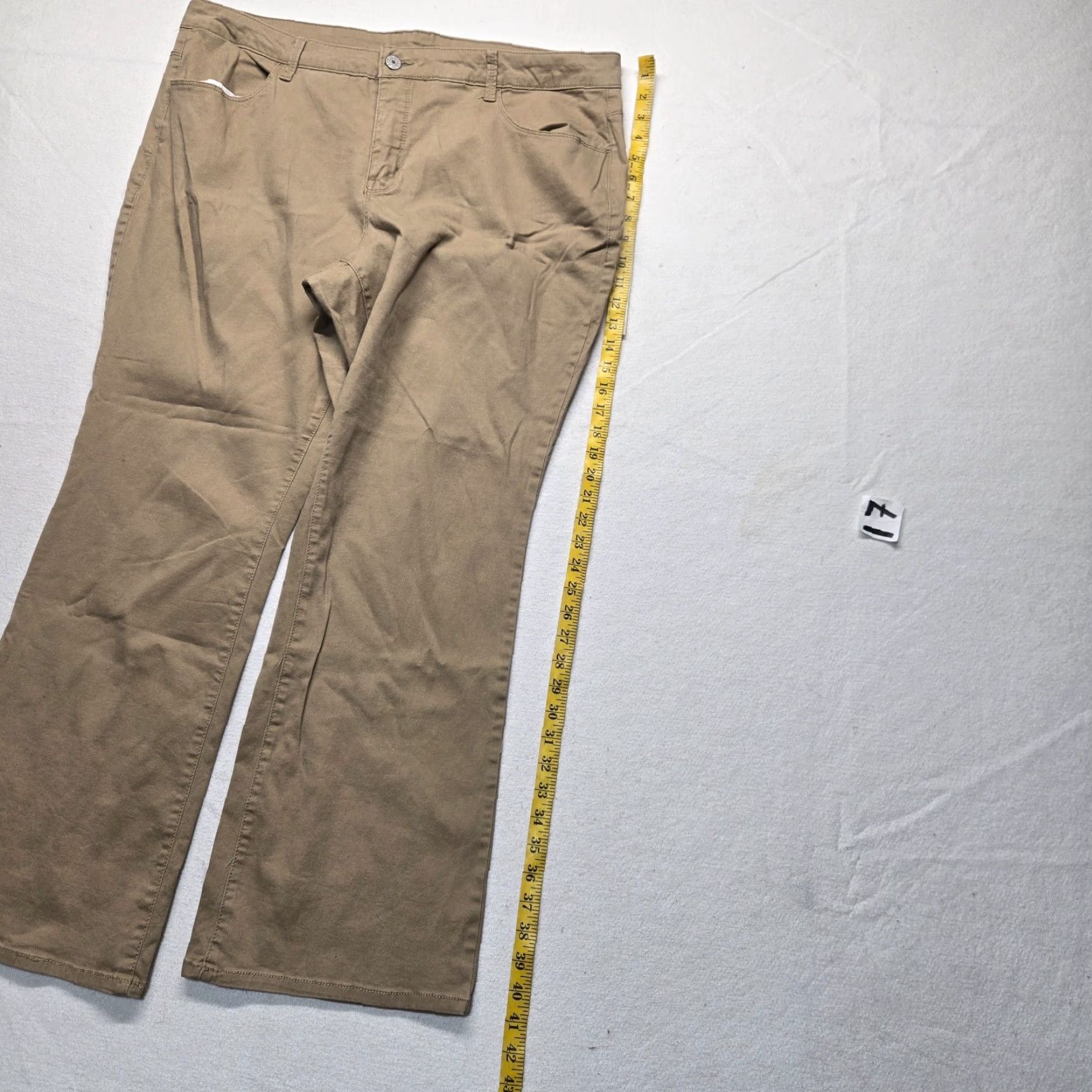 Faded Glory Faded Glory Women's Plus Size 22 Chino Capri Pants Beige Casual Summer Beach Size 40" / US 18 - 7 Thumbnail