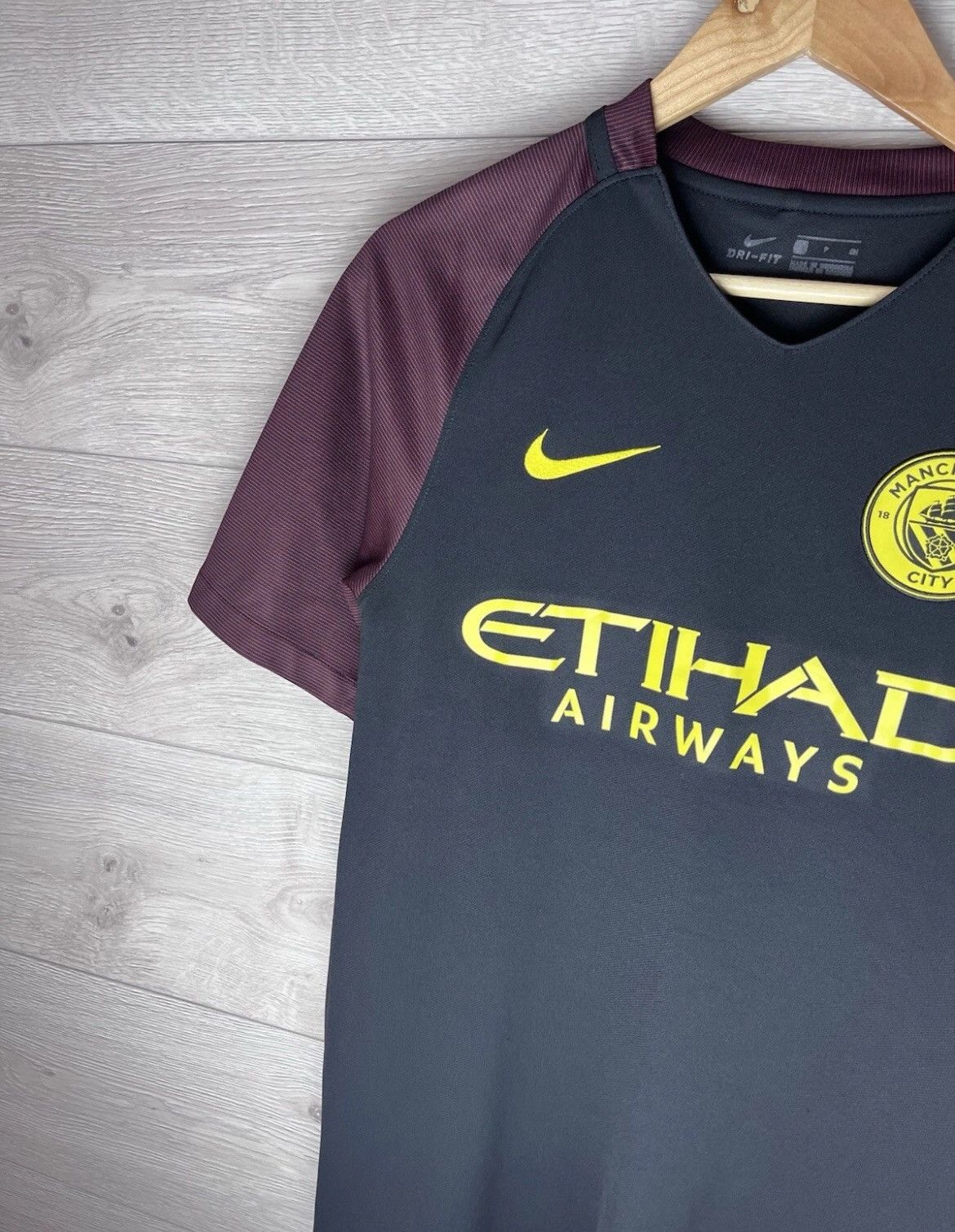 Nike Men’s football t-shirt Nike FC Manchester City size S Size US S / EU 44-46 / 1 - 5 Thumbnail