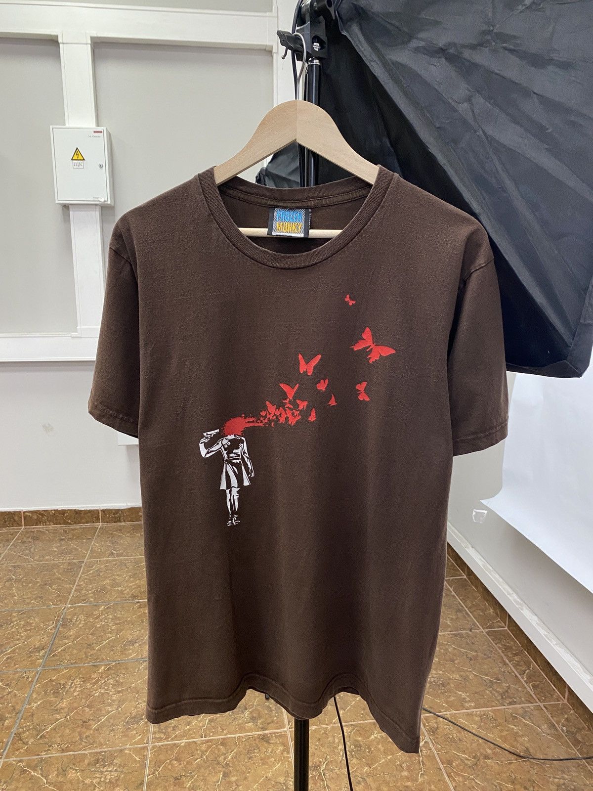 Other Vintage 90s Shot In The Head T-Shirt Banksy Art Style Y2K Size US L / EU 52-54 / 3 - 1 Thumbnail