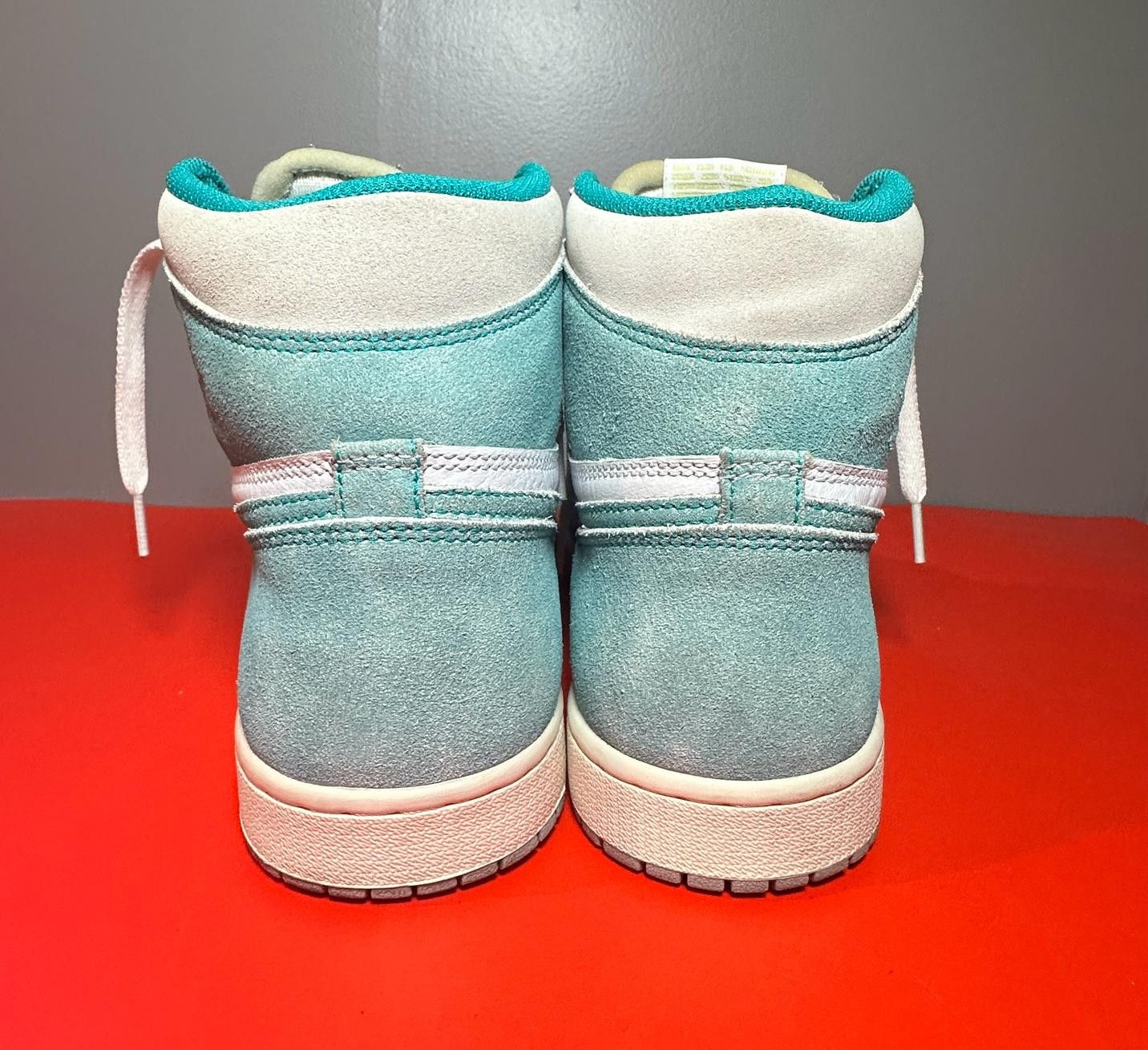 Jordan Brand × Nike Size 11 - Jordan 1 Retro OG High Turbo Green Size US 11 / EU 44 - 3 Thumbnail