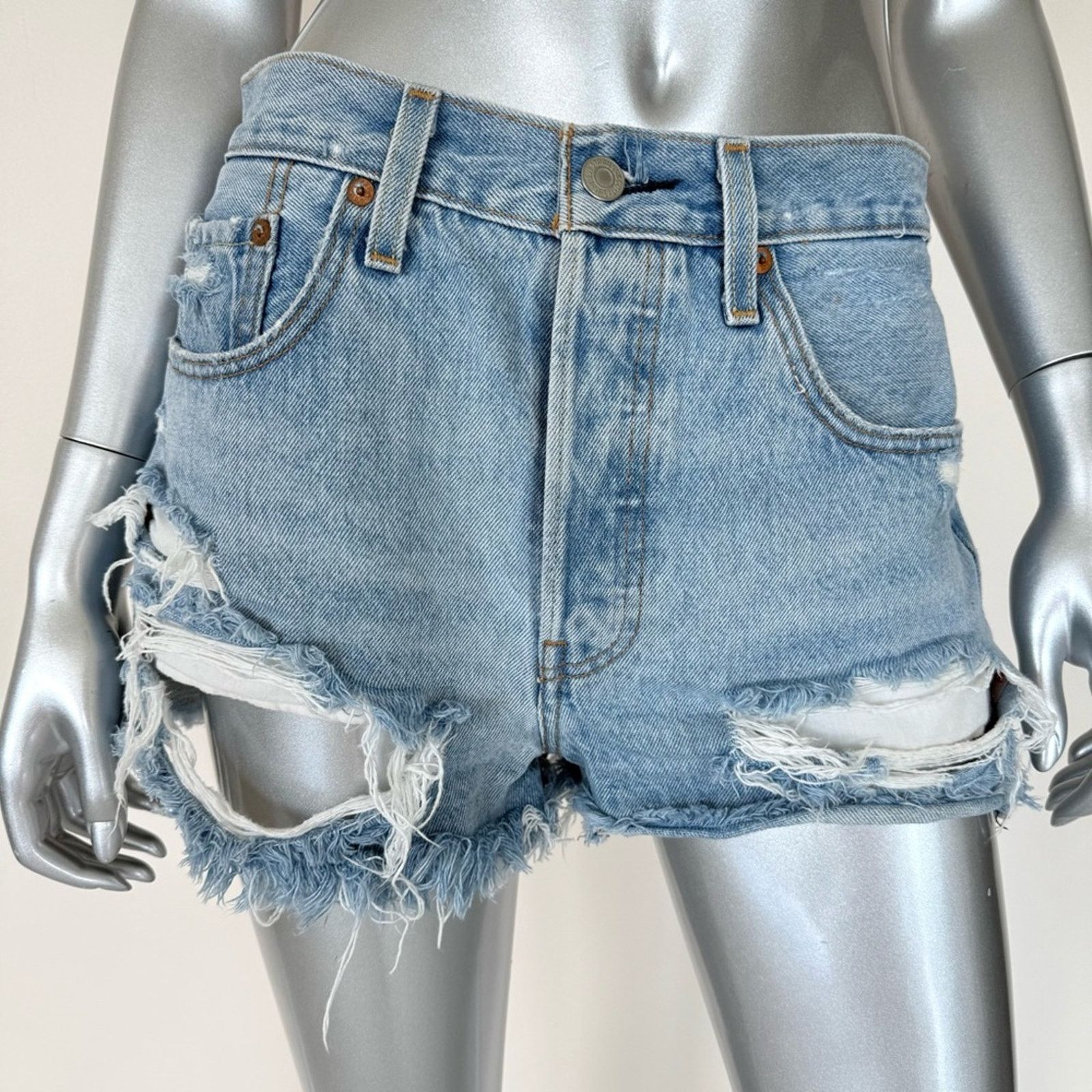 Levi's Levi’s women jeans shorts size 27 Size 27" / US 4 / IT 40 - 2 Thumbnail
