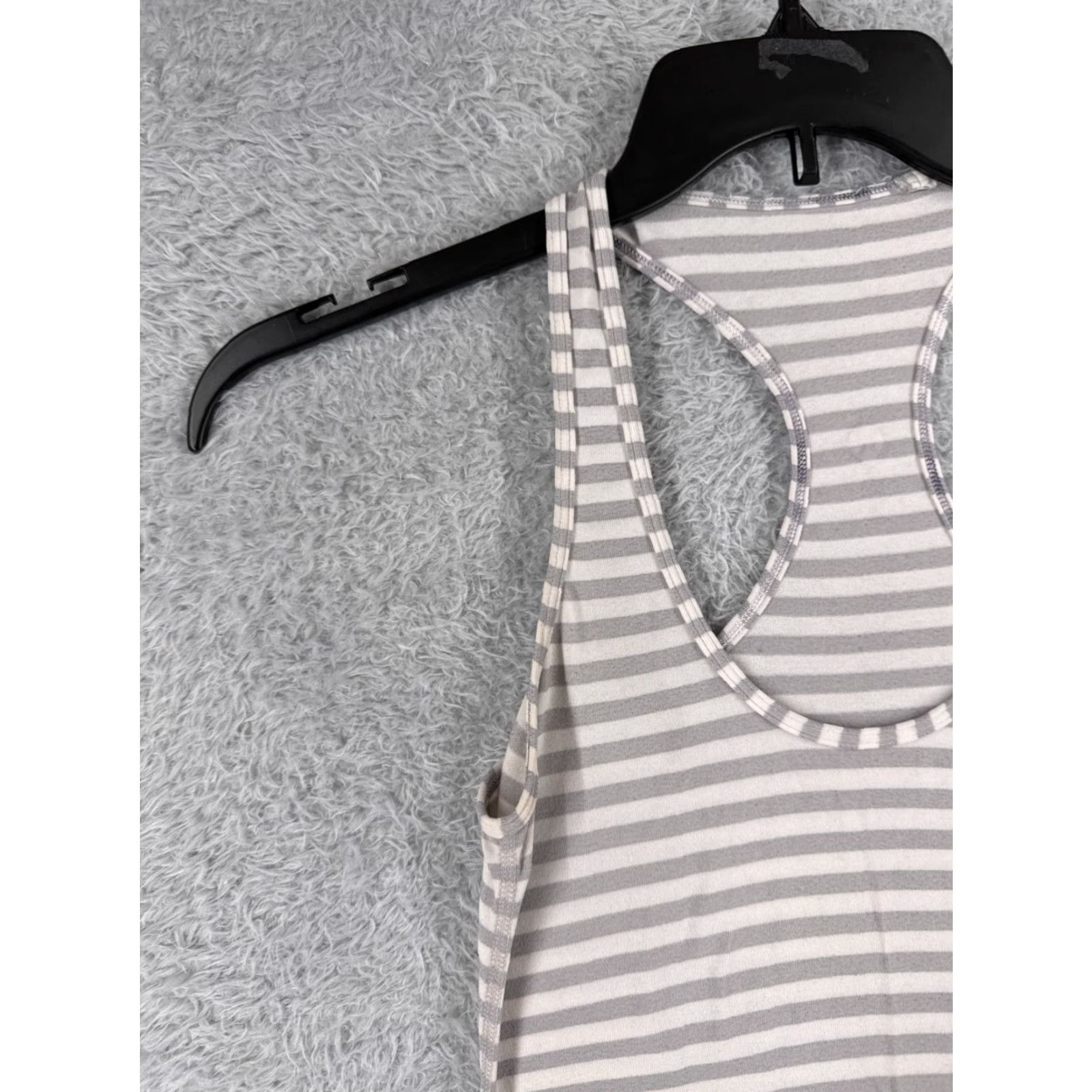 Lululemon Lululemon Shirt Women 2 Gray Sleeveless Racerback Tank Casual Basic All Seasons" Size XS / US 0-2 / IT 36-38 - 3 Thumbnail