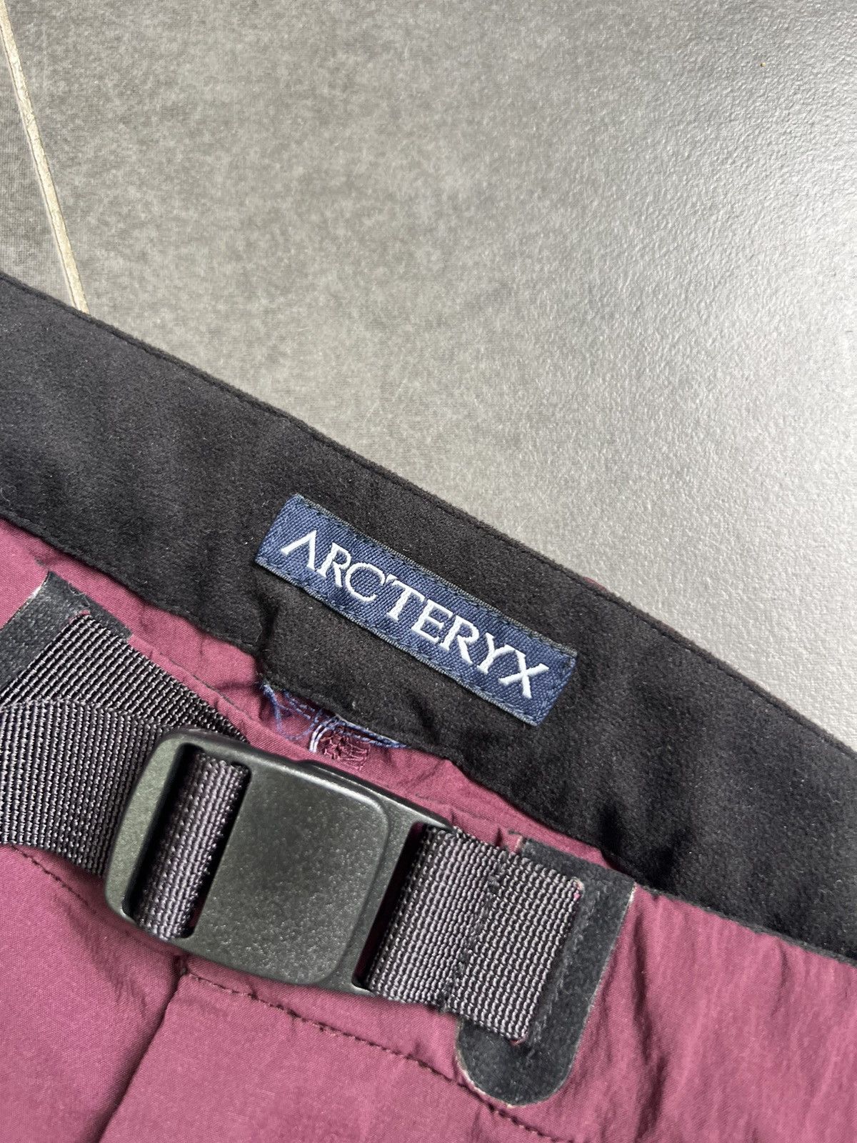 Arc'teryx Arcteryx long shorts Size US 31 - 4 Thumbnail