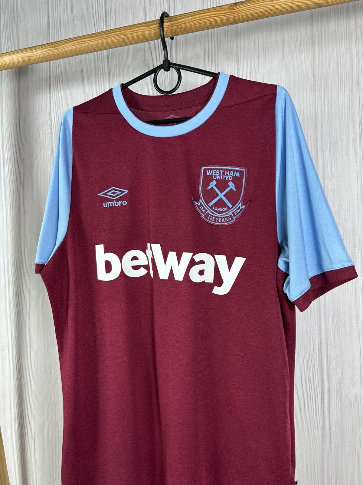 Umbro Umbro West Ham United 2020/21 Soccer Jersey T-Shirt Size L Size US L / EU 52-54 / 3 - 2 Thumbnail