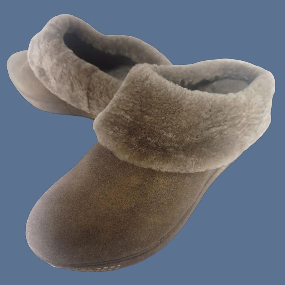 Olive ANTEOLOPE COLLECTION Olive Brown SUEDE WEDGE CLOGS Slip On Fur Lined Trim Womens 8 EU39 Size US 8 / IT 38 - 1 Thumbnail