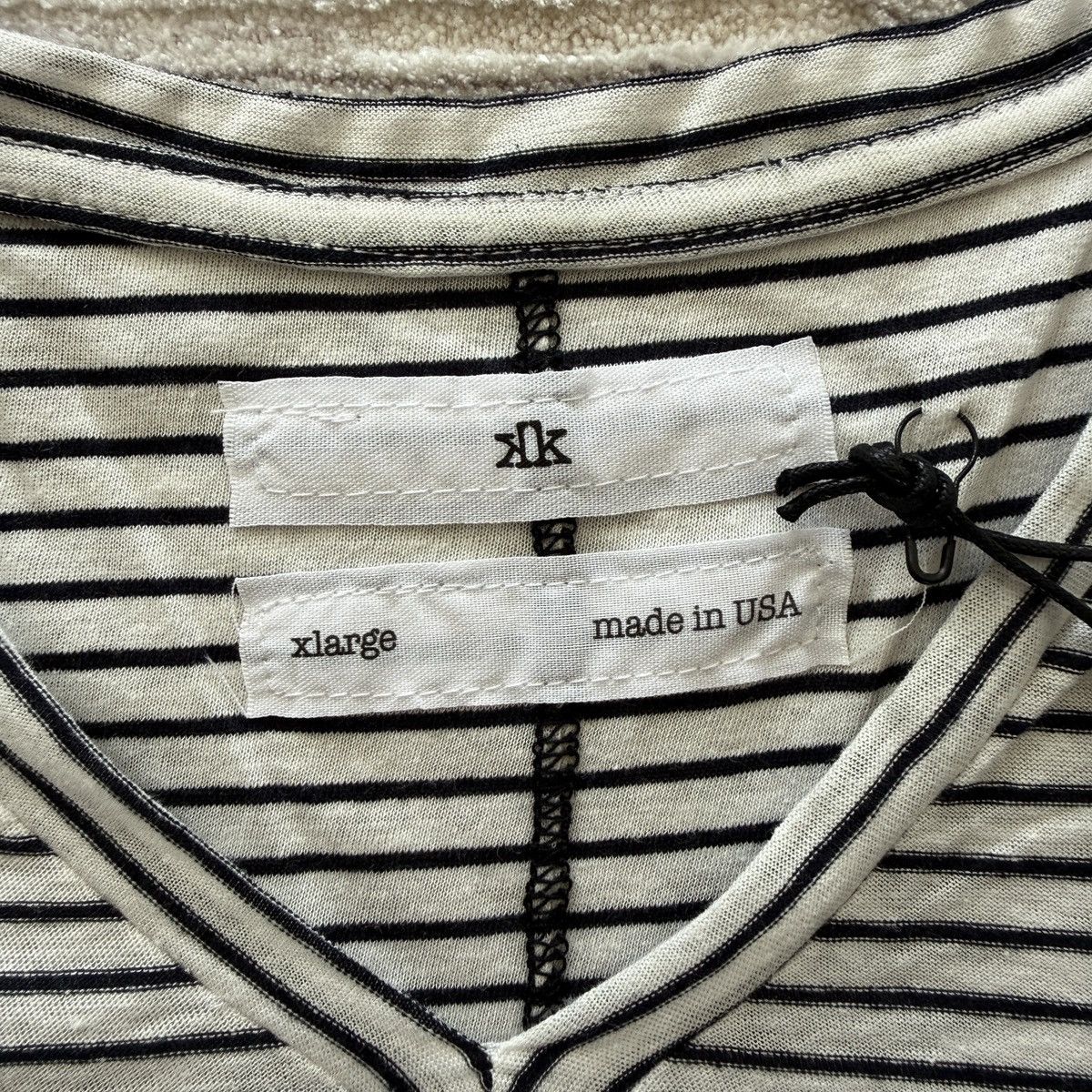 K-Two Studios KTWO STUDIOS STRIPED V-NECK TEE Size US XL / EU 56 / 4 - 3 Thumbnail