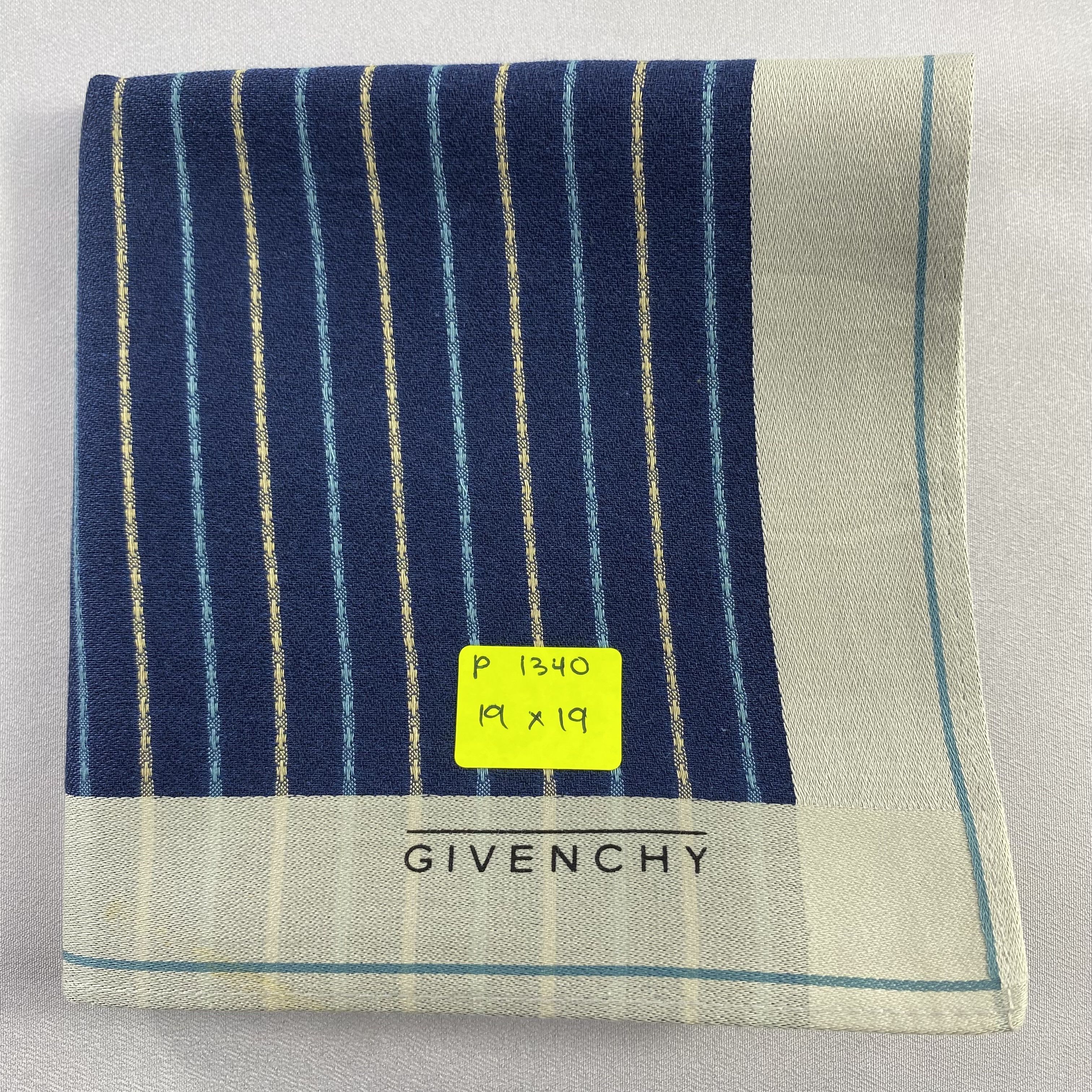 Vintage Givenchy Bandana/ Handkerchief / Neckerchief-P1340 Size ONE SIZE - 6 Thumbnail
