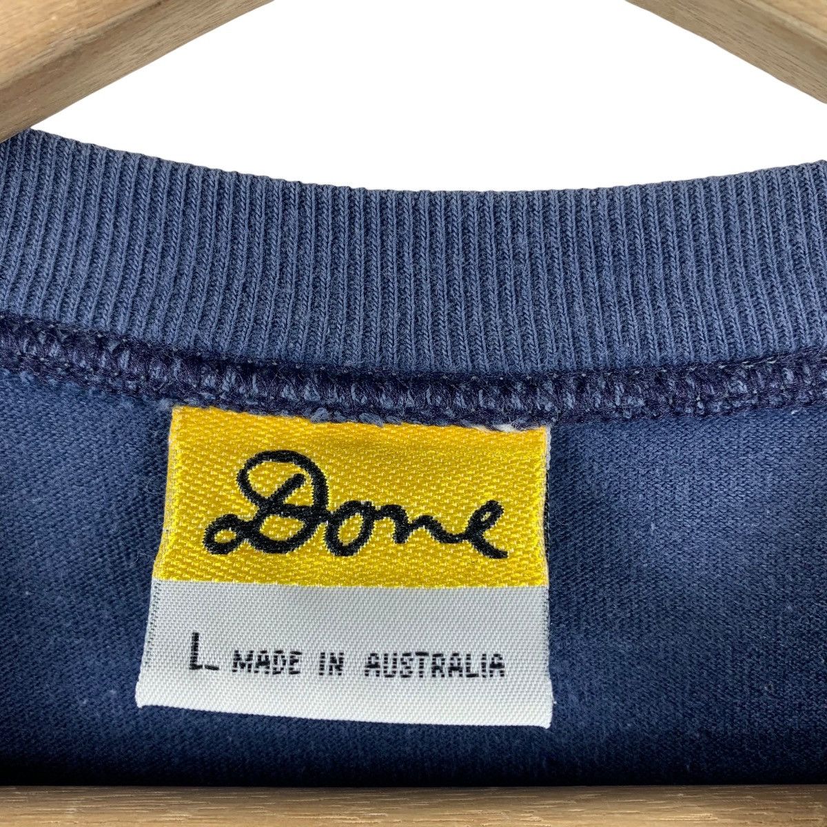 Vintage Vintage KEN DONE Australian down under art tee Size US L / EU 52-54 / 3 - 3 Thumbnail