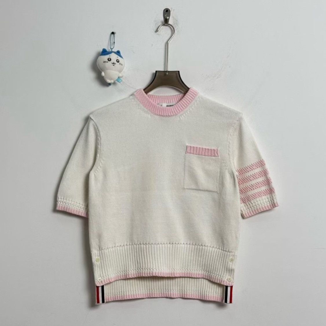 Thom Browne Thom browne White and pink four-striped round-neck sweater Size S / US 4 / IT 40 - 1 Thumbnail