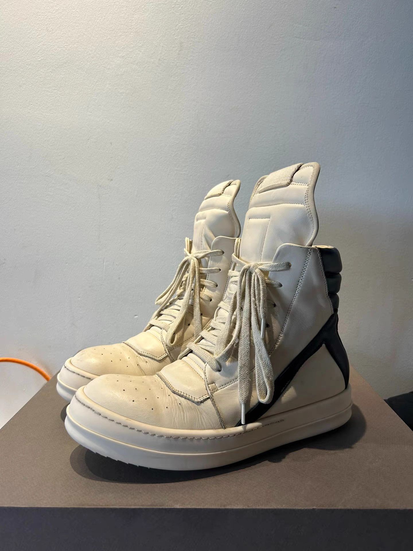 Rick Owens Rick Owens mainline reverse triangle sneakers Size US 6 / EU 39 - 1 Thumbnail