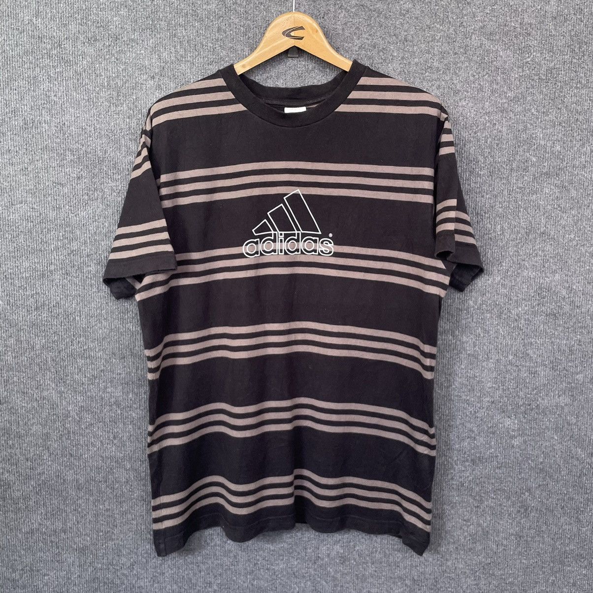 Adidas × Vintage Vintage 2005 Adidas Centre Logo Stripes T Shirt Size US XL / EU 56 / 4 - 1 Thumbnail