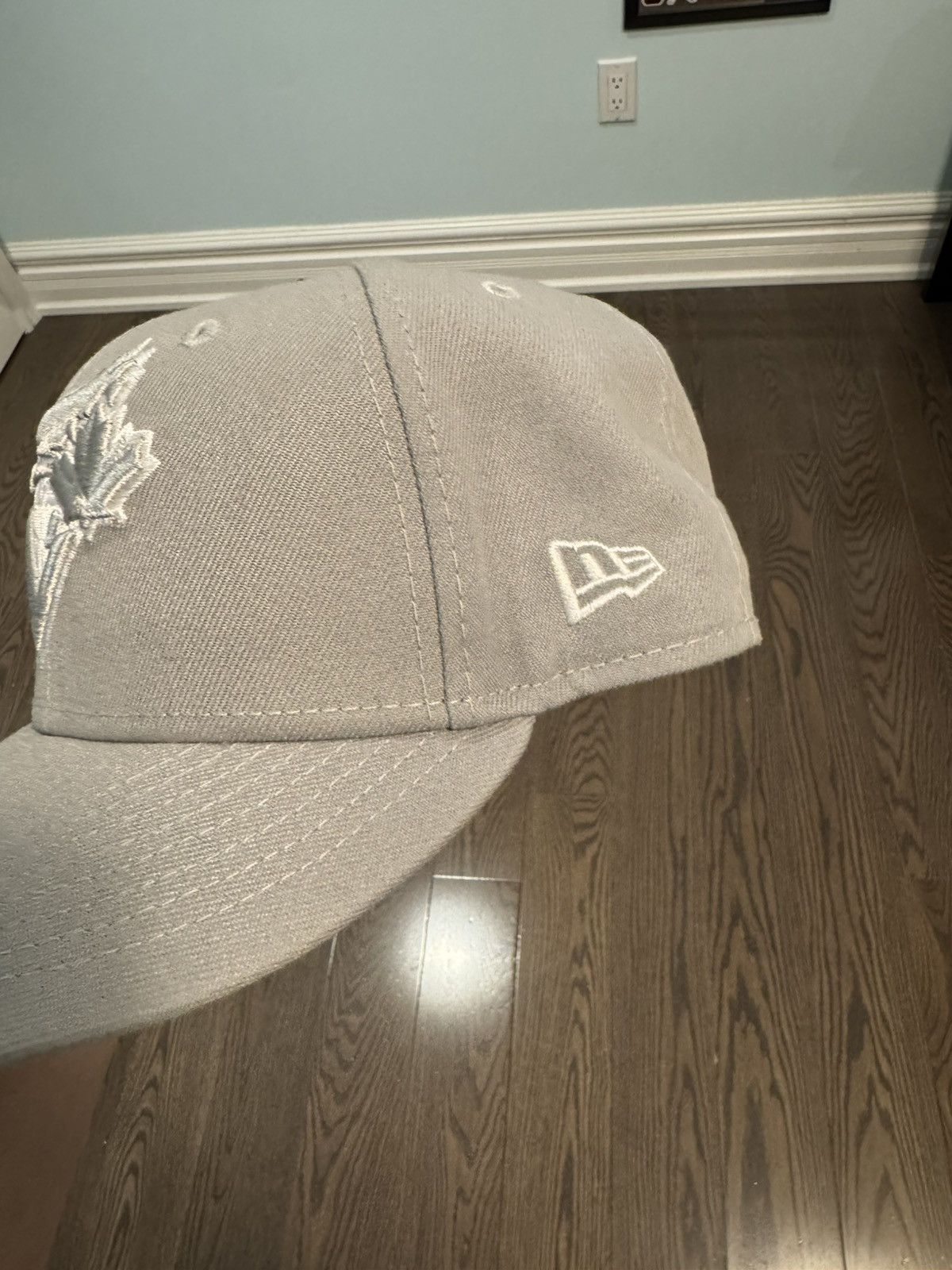 New Era GREY BLUE JAYS FITTED SIZE 7 1/8 Size ONE SIZE - 6 Thumbnail