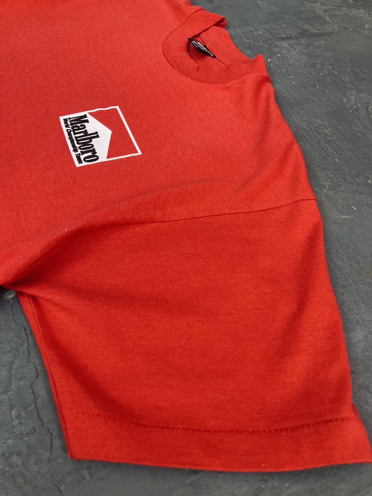 Marlboro × Marlboro Adventure Team × Marlboro Unlimited Vintage 90s Marlboro x F1 Tee Size US XL / EU 56 / 4 - 7 Thumbnail