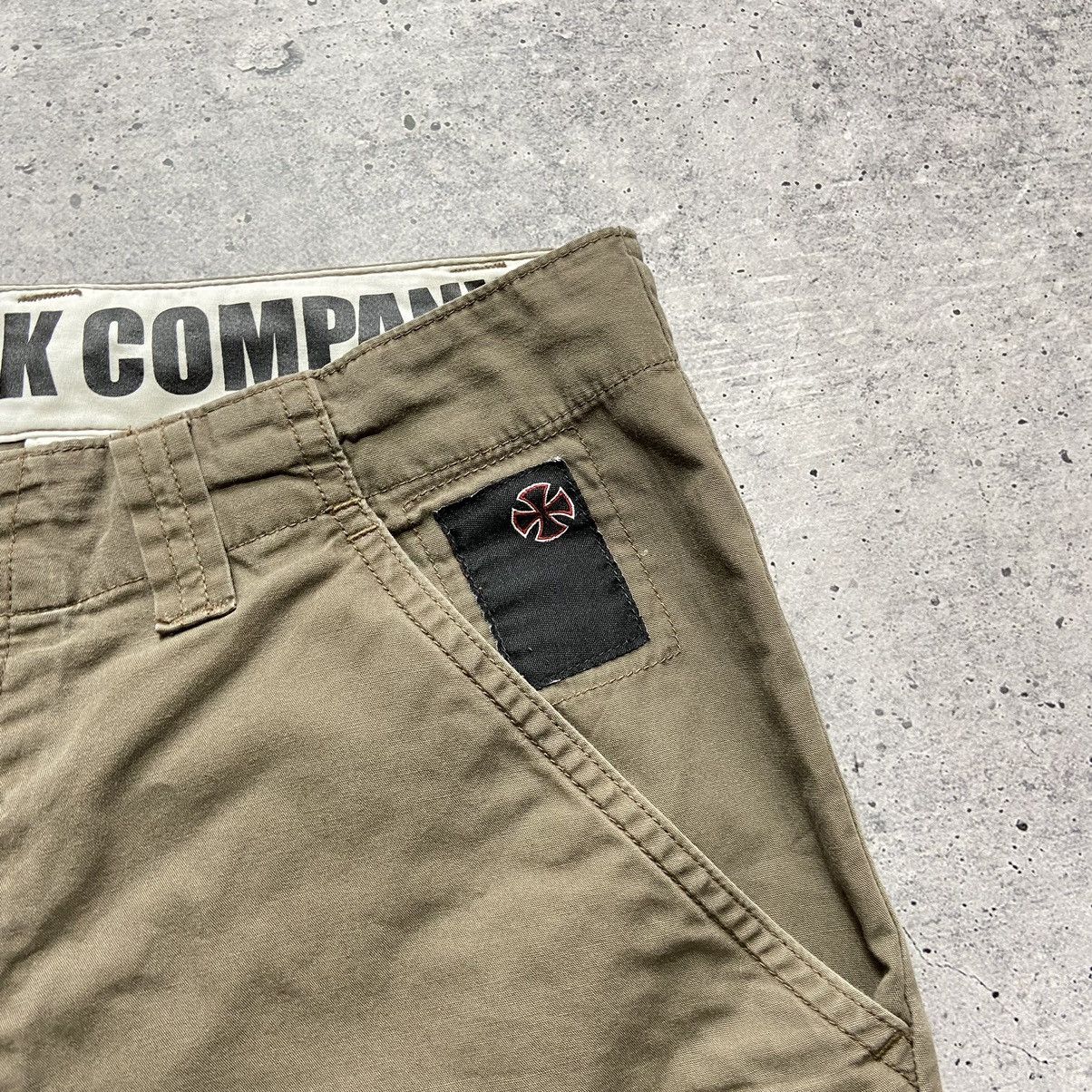 Independent Truck Co. × Vintage 📌 Vintage Independent Truck Co Cargo Shorts Size US 34 / EU 50 - 8 Thumbnail