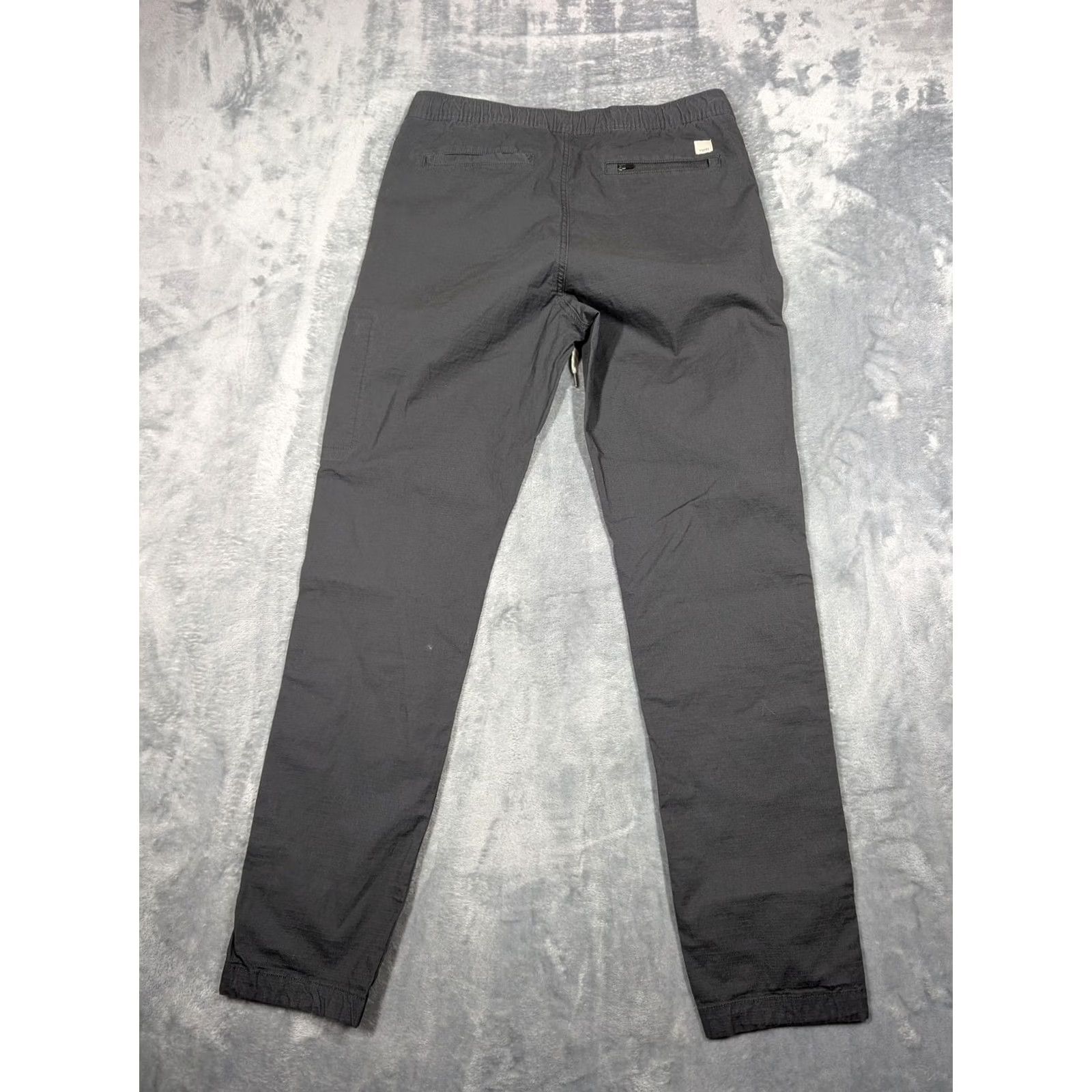Vuori Vuori Pants Mens M Gray Jogger Elastic Waist Zip Pocket Outdoor Travel Slim Tapered Pockets - Zippered Pocket Mens Medium Gray Vuori Pants Size US 31 - 6 Thumbnail