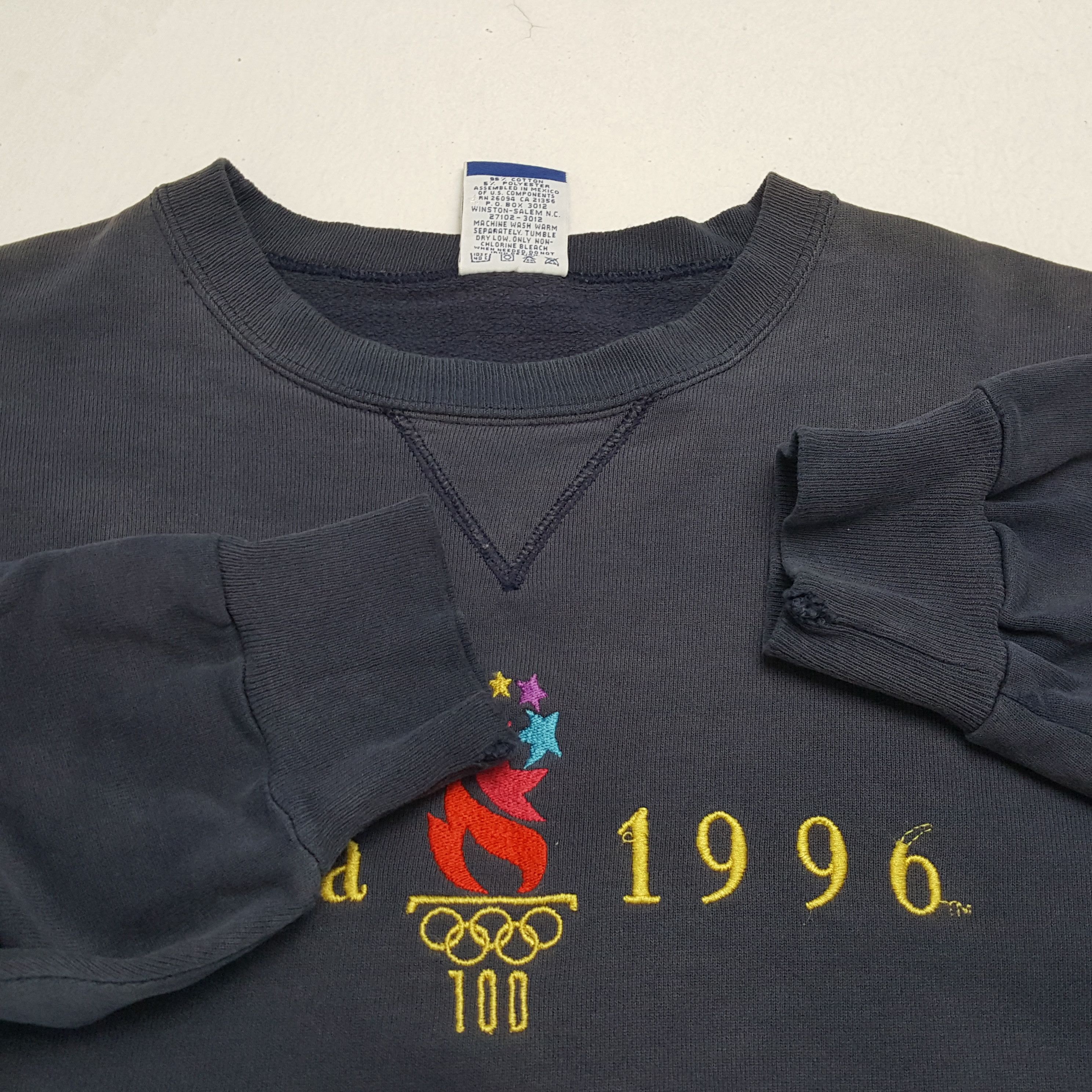 Champion × USA Olympics × Vintage Vintage OLYMPICS ATLANTAS 1996 CHAMPION Sweatshirts Size US M / EU 48-50 / 2 - 9 Thumbnail