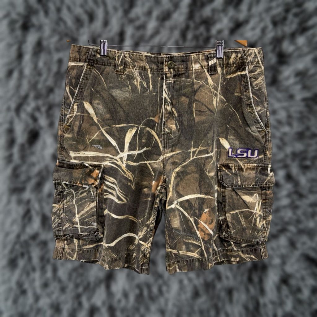 Realtree Realtree The Game LSU Camo Cargo Shorts Men’s 38x10 Cargo Cotton Embroidered Multicolor Camouflage LSU College 38 Mens Size US 38 / EU 54 - 1 Thumbnail