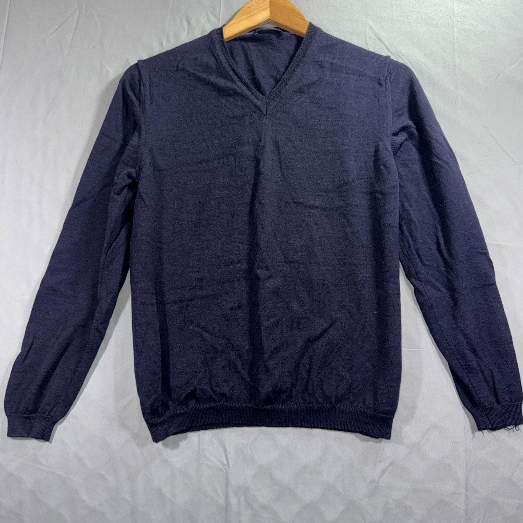 Canali Canali Sweater Mens Pullover V-Neck Navy Blue 100% Wool Lightweight Knit Knitted Knitwear Solid 46 S Regular Men’s Mens Middle? Size US S / EU 44-46 / 1 - 2 Thumbnail