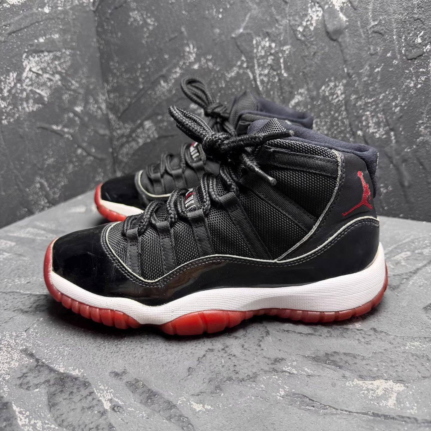 Nike Air Jordan 11 Bred Playoffs Q10 Size US 6.5 / IT 36.5 - 2 Thumbnail