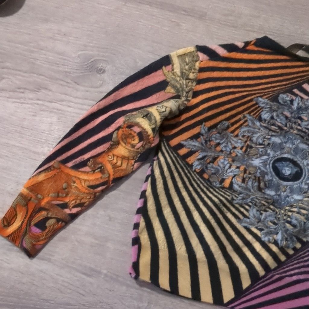 Versace Versace vintage wool silk blend sweater size 50 Size XL / US 12-14 / IT 48-50 - 8 Thumbnail