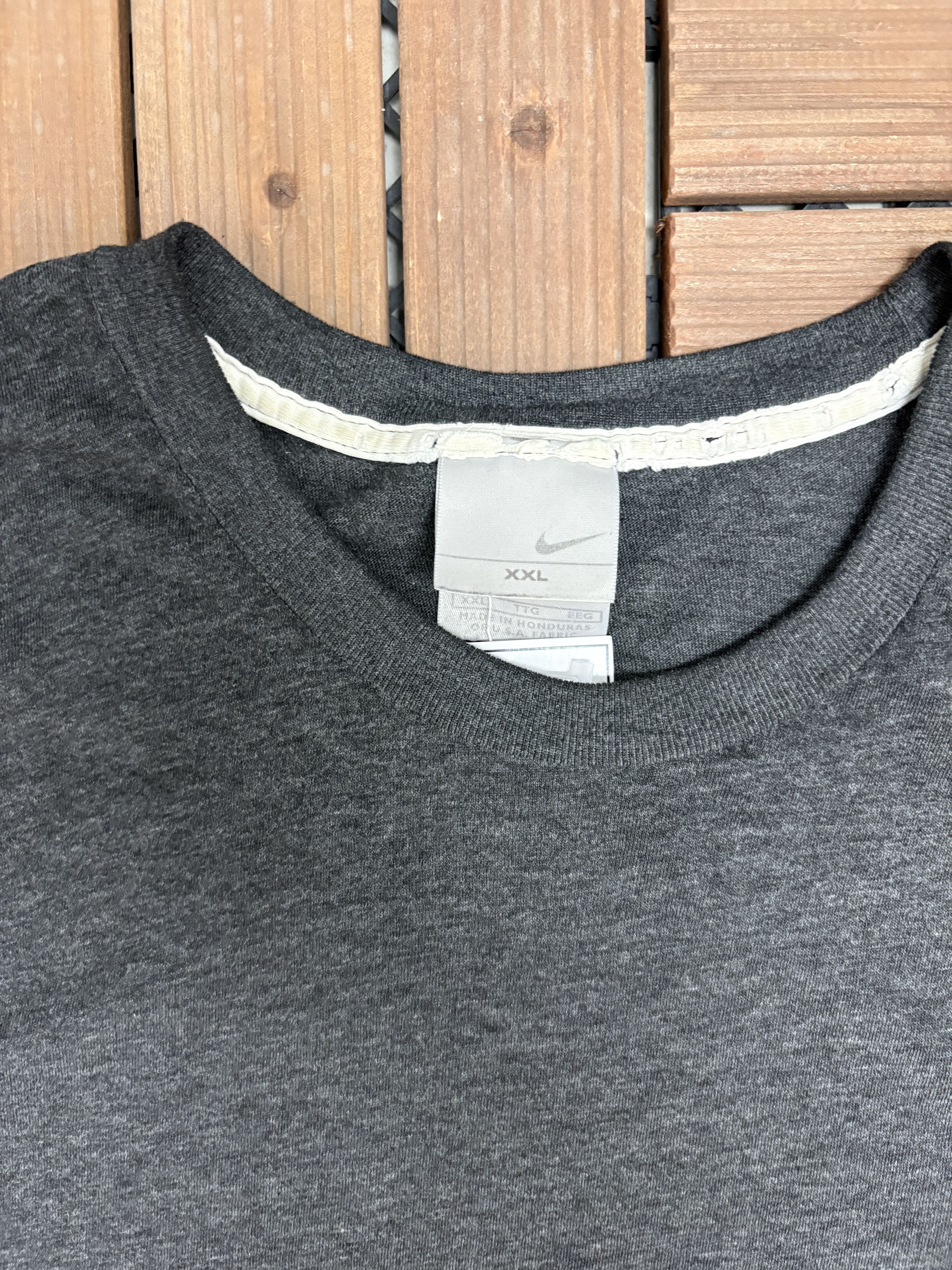 Nike Nike Small Swoosh Embroidered Vintage Grey T-Shirt Tee Size US XXL / EU 58 / 5 - 4 Thumbnail