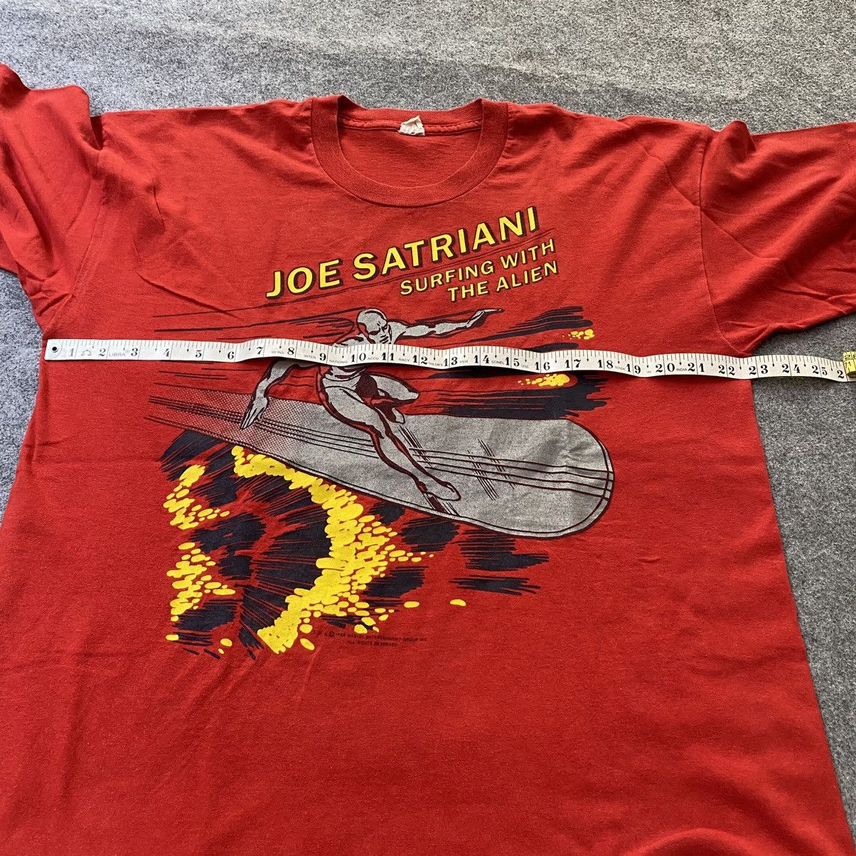 Marvel Comics Vintage 1988 Joe Satriani Surfing with the Alien T shirt Size US L / EU 52-54 / 3 - 7 Thumbnail