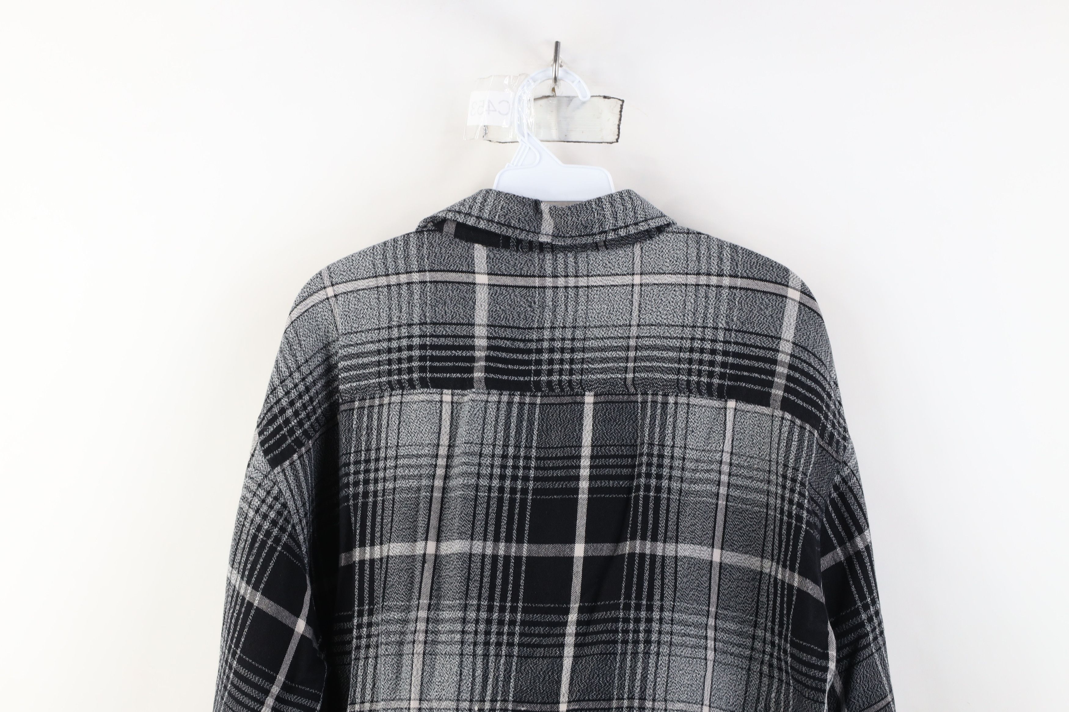 Vintage Vintage 90s Streetwear Knit Collared Button Shirt Plaid Size US M / EU 48-50 / 2 - 15 Thumbnail