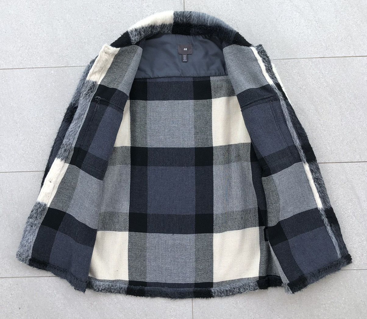 Japanese Brand Japanese Brand H&M Beige Shaggy Checked Overshirt Size US M / EU 48-50 / 2 - 14 Thumbnail