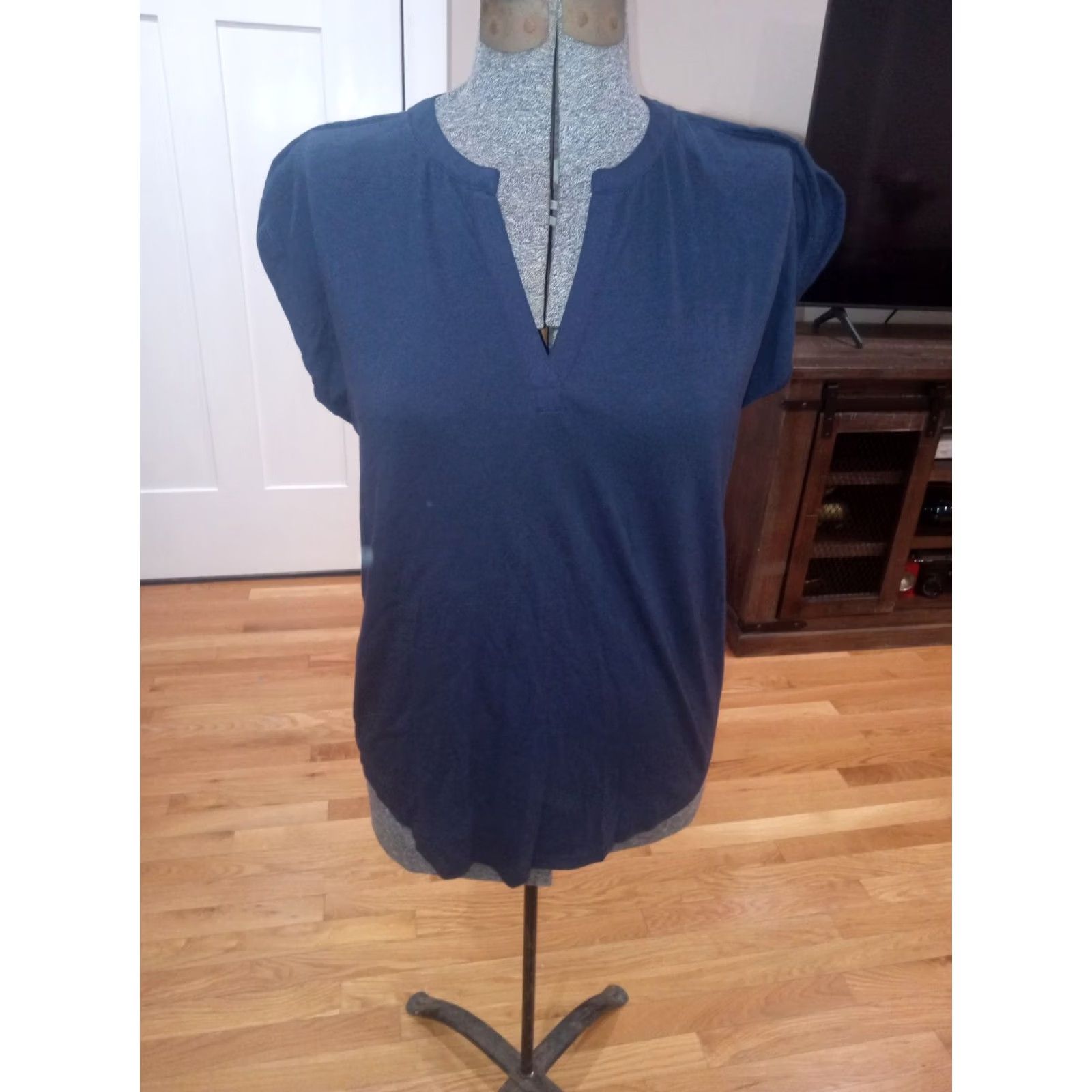 Nautica Nautica Split Neck Tee Small - Navy Women T-Shirt Blue 36" Chest 18" Shoulders 25" Length Ladies Shirt Size S / US 4 / IT 40 - 2 Thumbnail