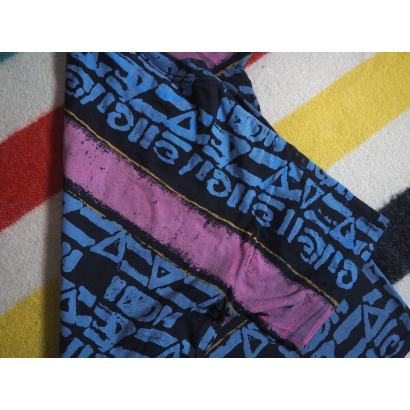 Pinko VTG 90s Global Gear Tee T-Shirt XL Black Pink Blue AOP Stripe Skate Surf Art USA Mens Size US XL / EU 56 / 4 - 5 Thumbnail