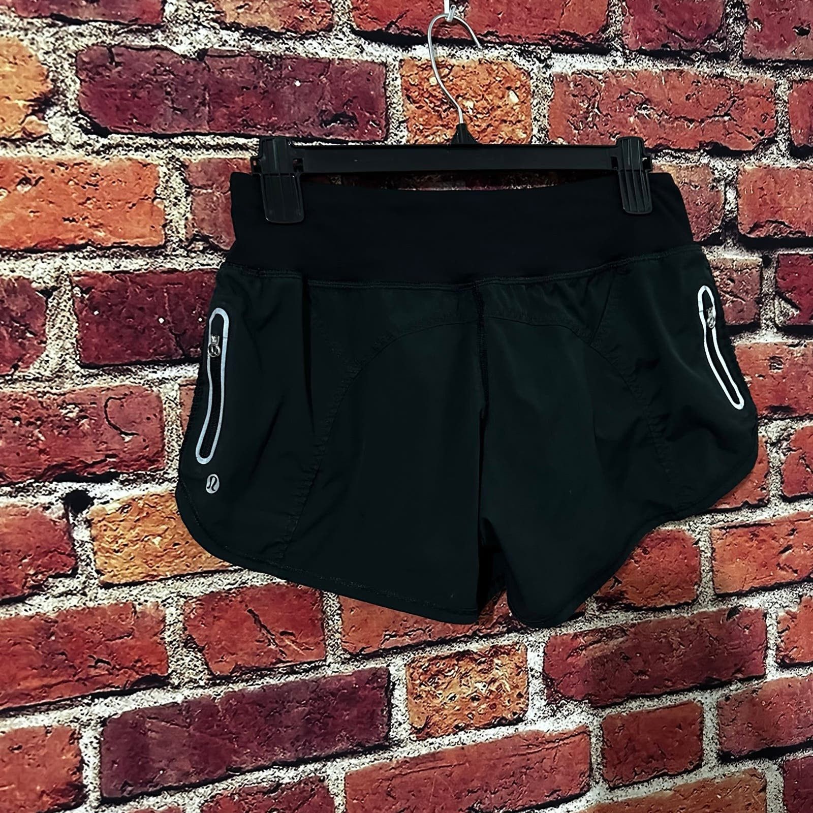 Lululemon Lululemon black shorts Size 28" / US 6 / IT 42 - 2 Thumbnail