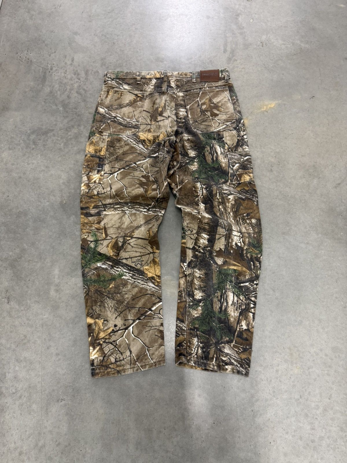 Wrangler Wrangler Realtree Camo Jean Pants USA 2000s 38W Vintage Size US 38 / EU 54 - 1 Thumbnail
