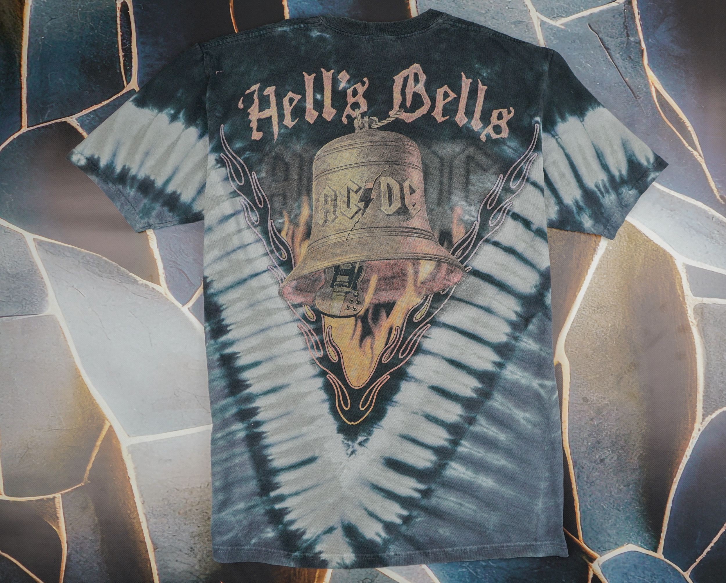 Band Tees × Liquid Blue × Vintage 2010s ACDC Hells Bells Liquid Blue Tie Dye T-Shirt Size US M / EU 48-50 / 2 - 7 Thumbnail