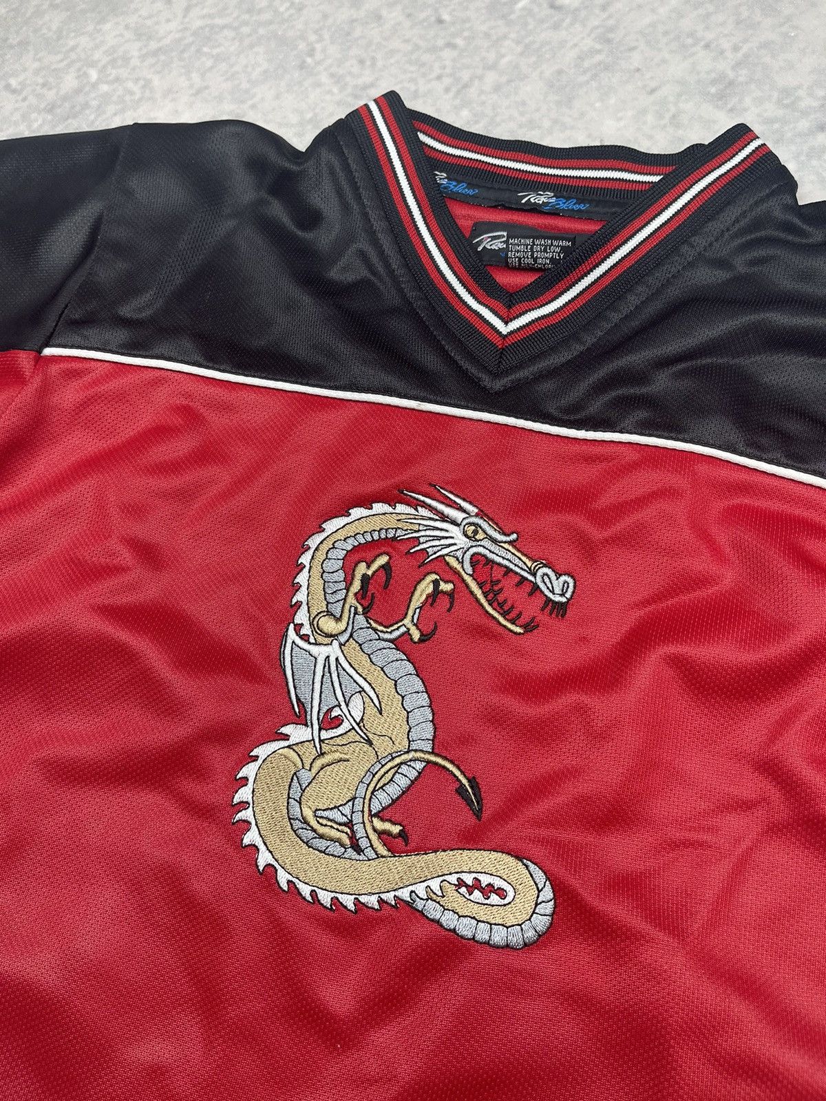 Japanese Brand × Vintage Vintage 00s wmns tee Dragon Japanese style Size S / US 4 / IT 40 - 6 Thumbnail