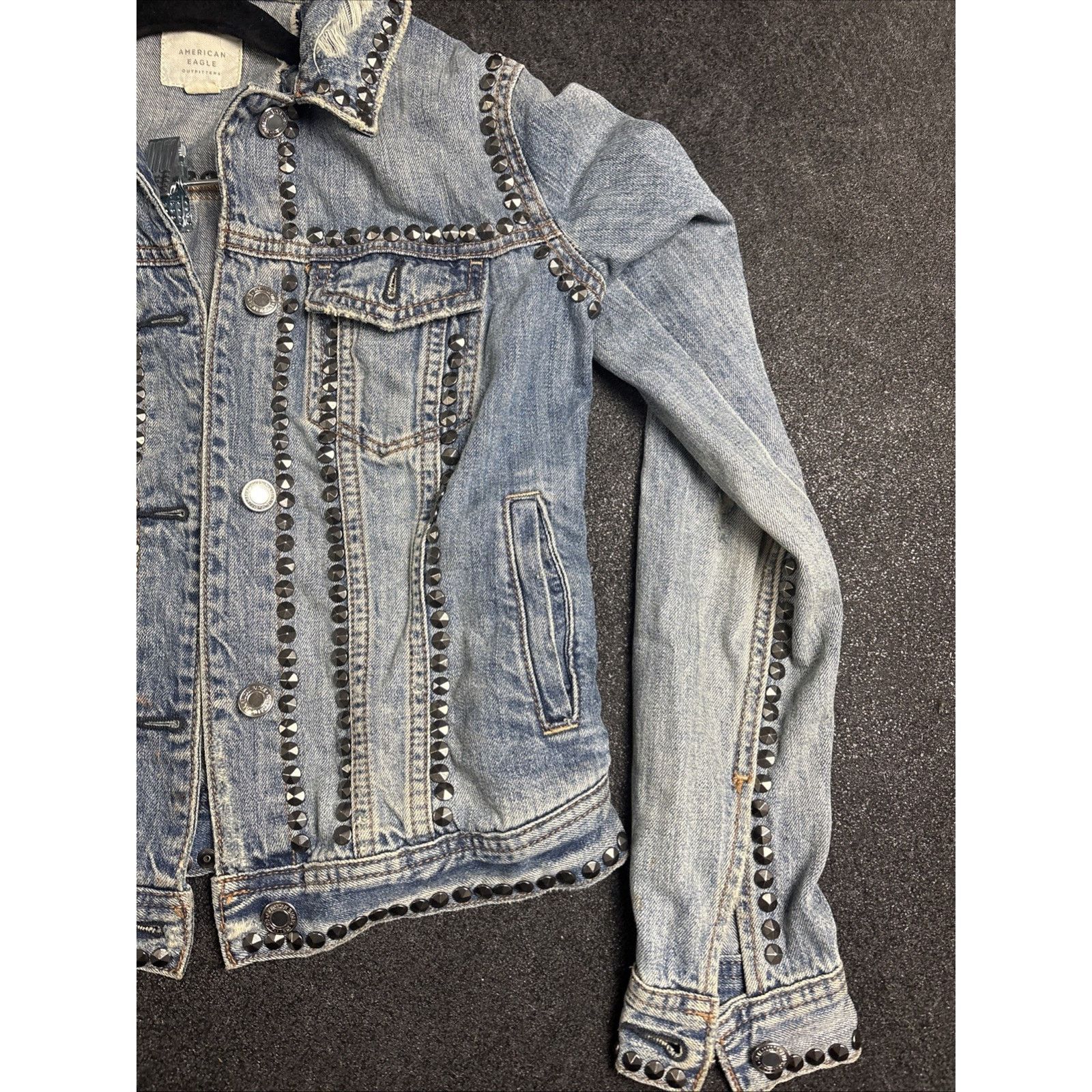 American Eagle Outfitters American eagle Studded jean jacket Size XS Distressed Denim Size S / US 4 / IT 40 - 5 Thumbnail