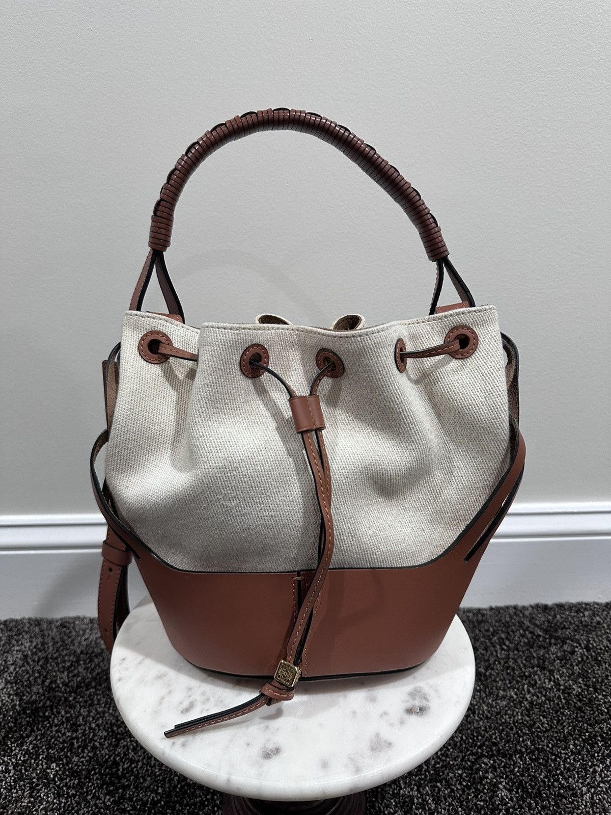 Loewe Raffia & Leather Calfskin Beehive / Bucket Beach Bag in Beige, Women's