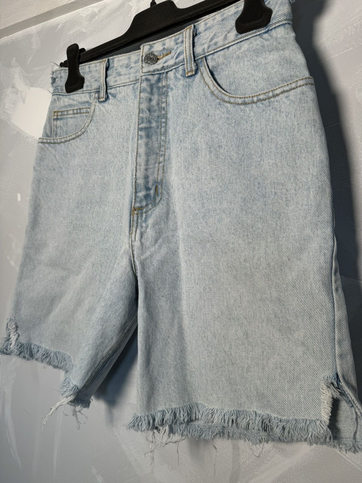 Guess × Vintage Guess Light Wash Denim Shorts Ripped Distressed Size US 29 - 4 Thumbnail