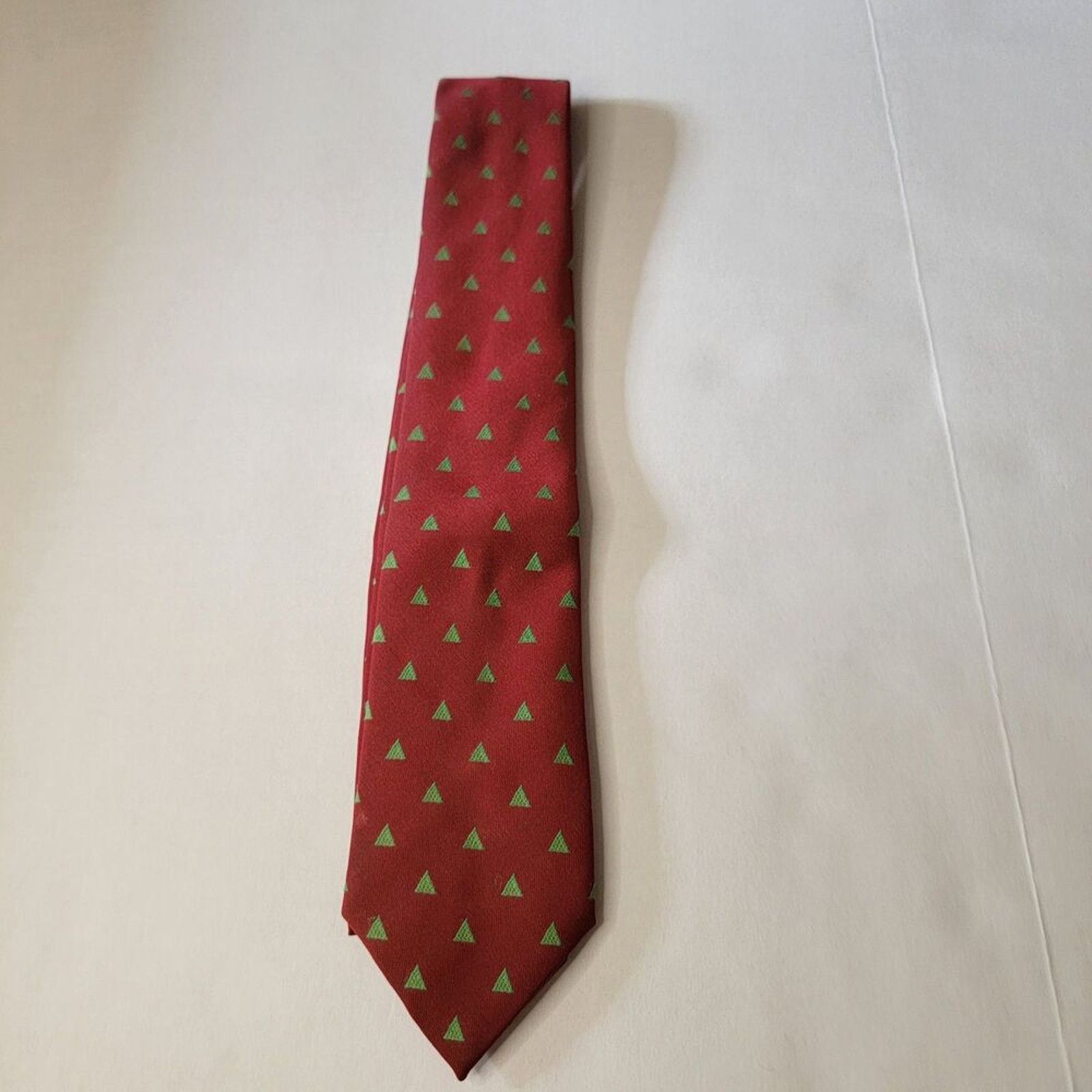 Other VINTAGE Avon Christmas Tie 1985- Green Triangles- Maroon Size ONE SIZE - 2 Thumbnail